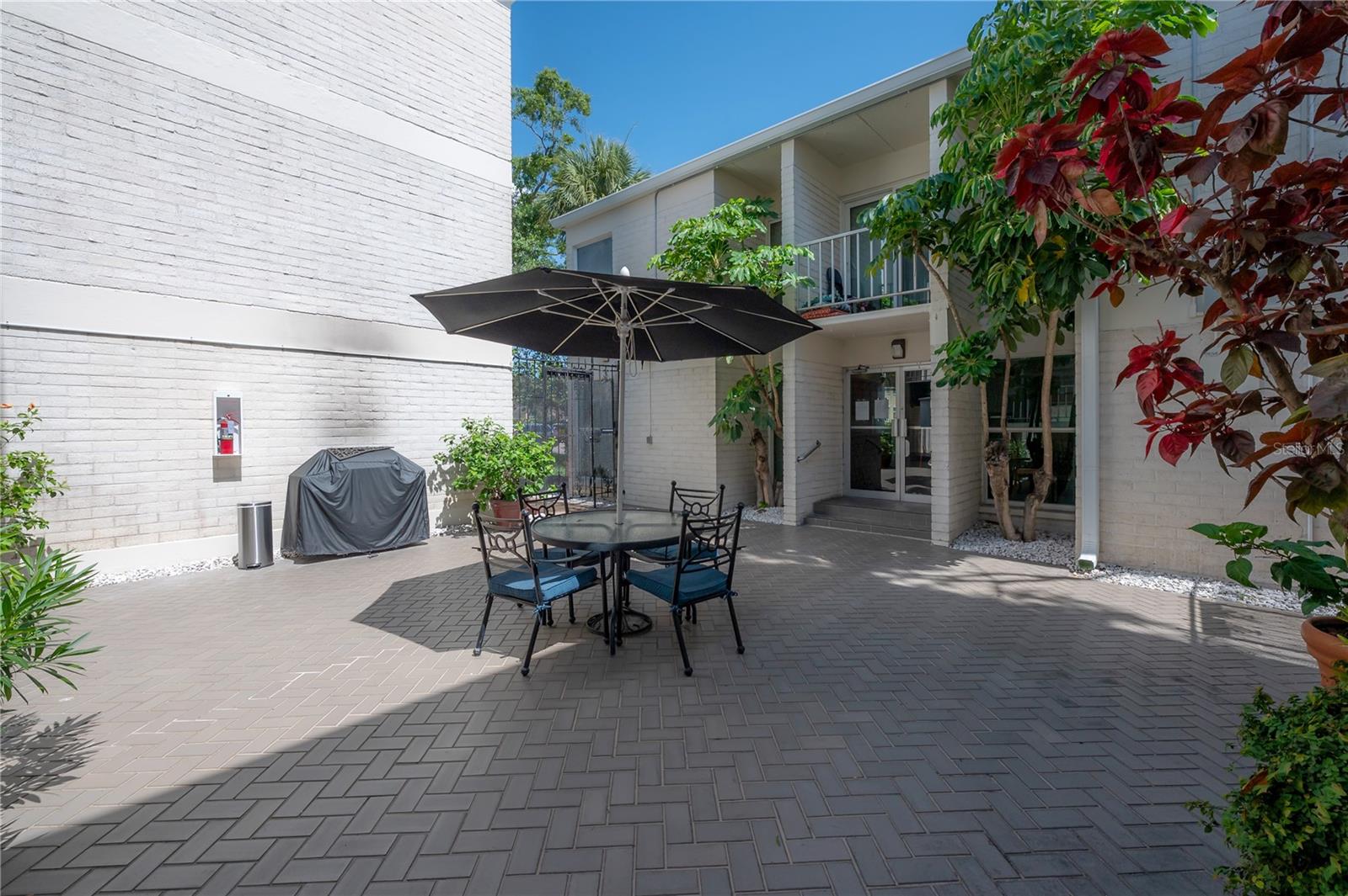 Image 42 of 44 For 3325 Bayshore Boulevard A17