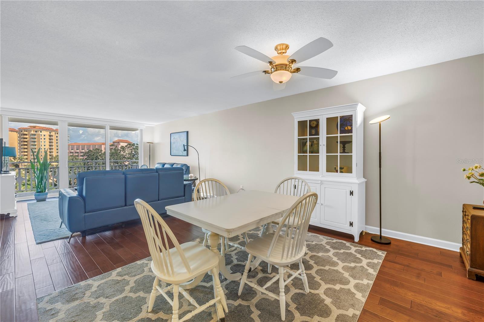 Image 17 of 69 For 700 Beach Drive Ne 602