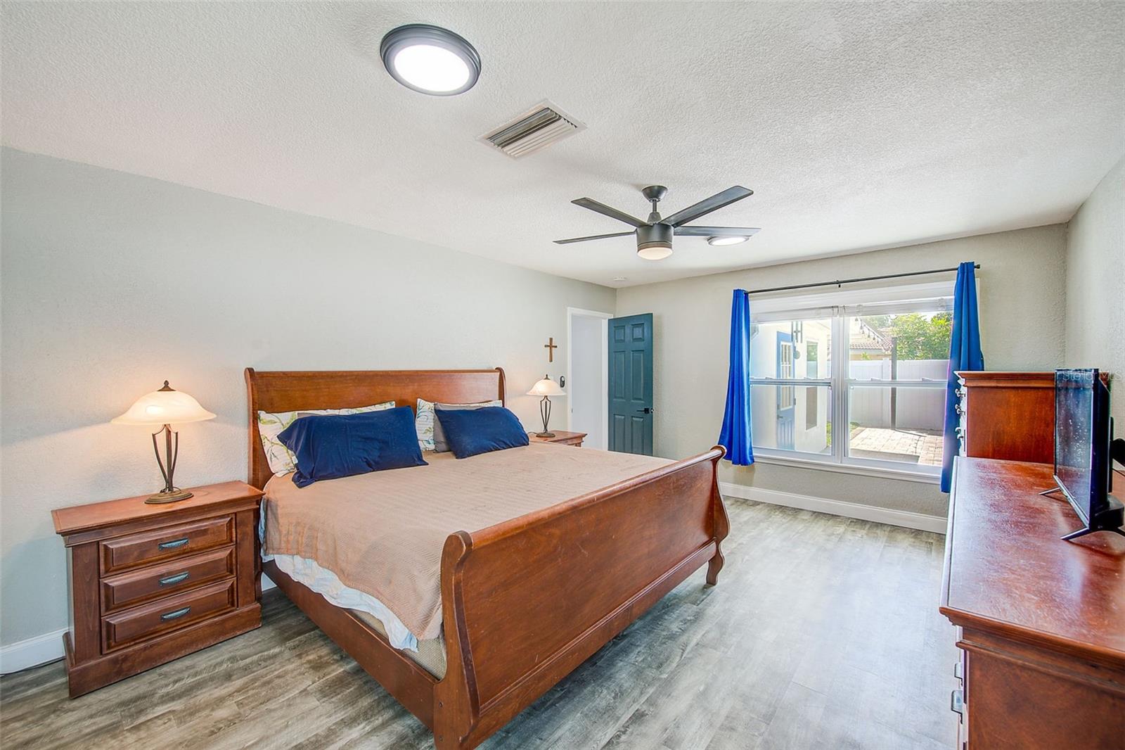 Image 22 of 58 For 9027 Merrimoor Boulevard