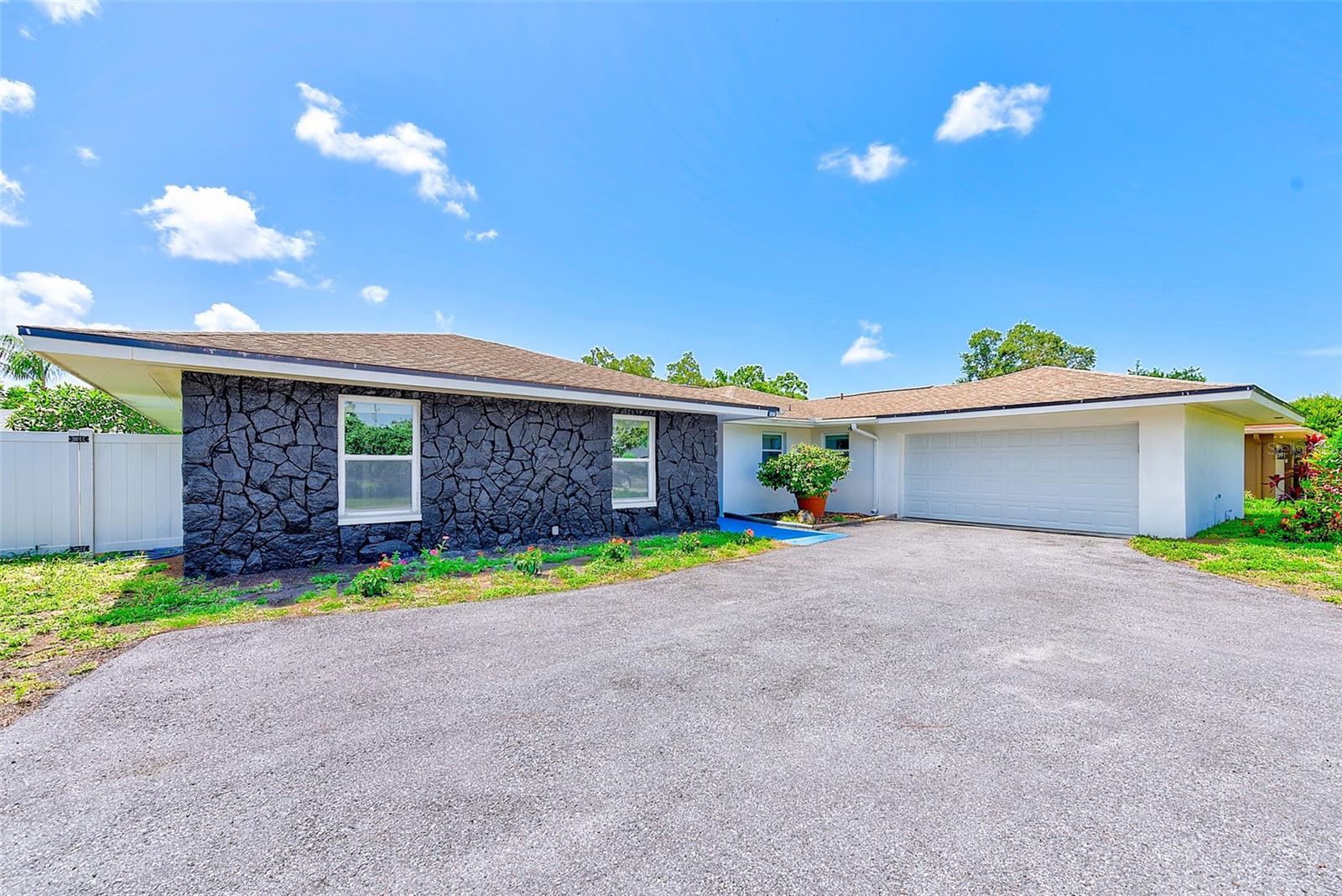 Image 34 of 58 For 9027 Merrimoor Boulevard