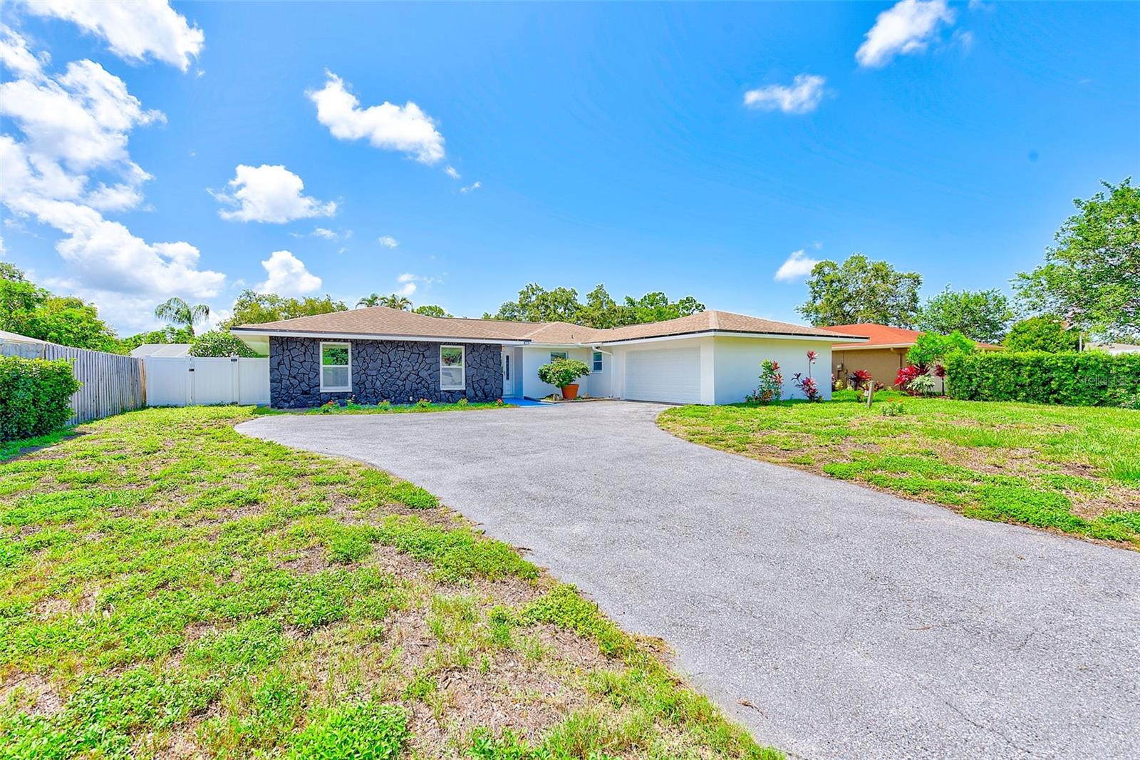 Image 35 of 58 For 9027 Merrimoor Boulevard