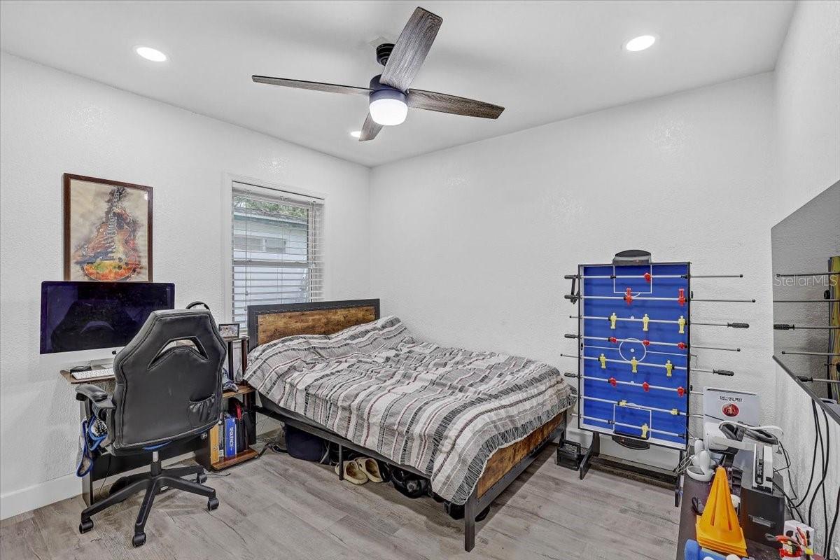 Image 17 of 47 For 2718 Boca Ciega Drive N