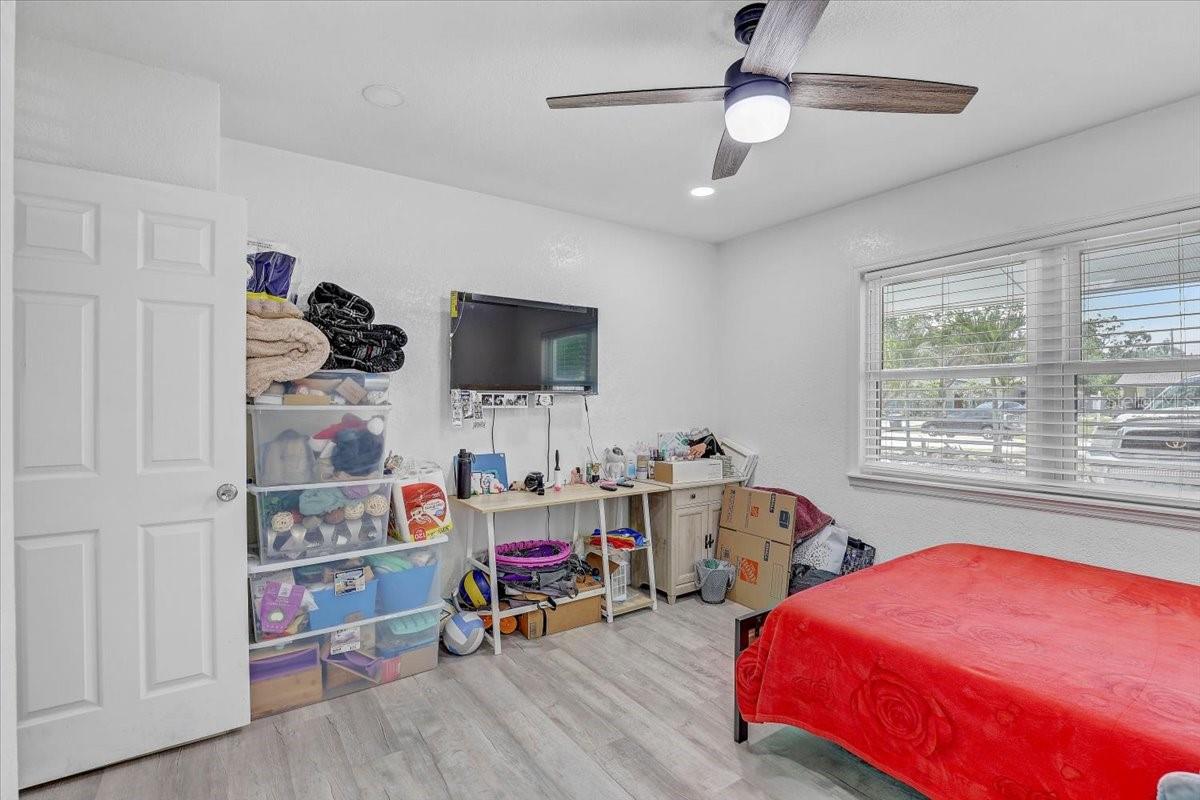 Image 23 of 47 For 2718 Boca Ciega Drive N