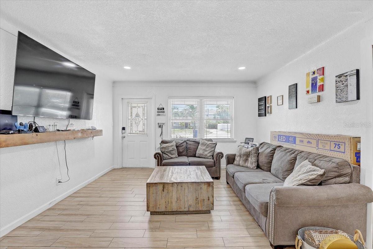 Image 6 of 47 For 2718 Boca Ciega Drive N