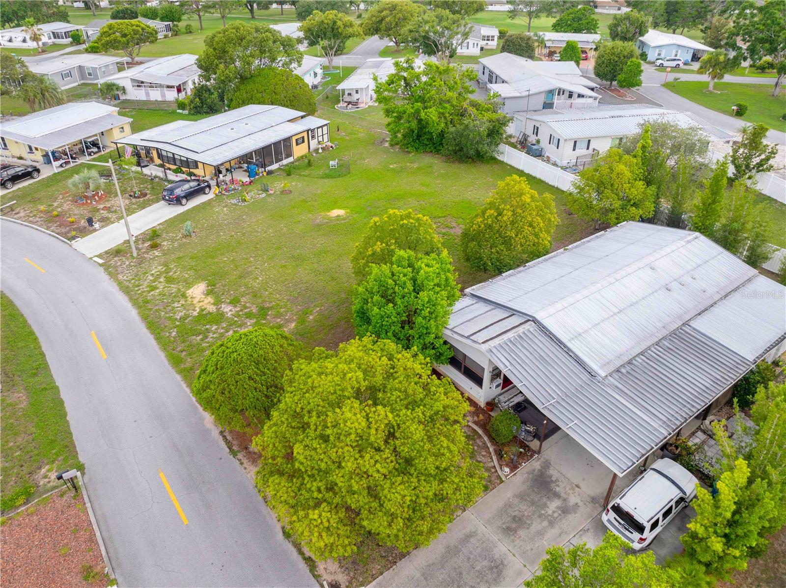 Listing photo id 10 for 00 Rialto Avenue