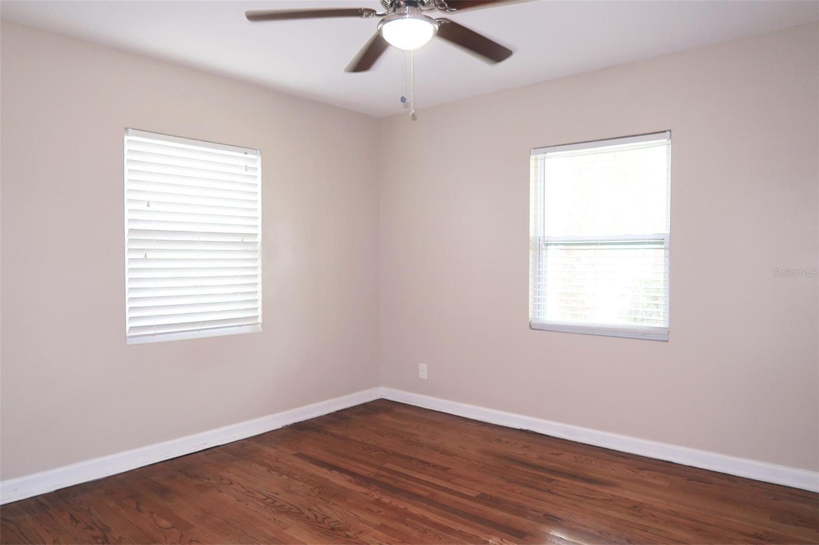 Image 16 of 19 For 126 Lincoln Circle N