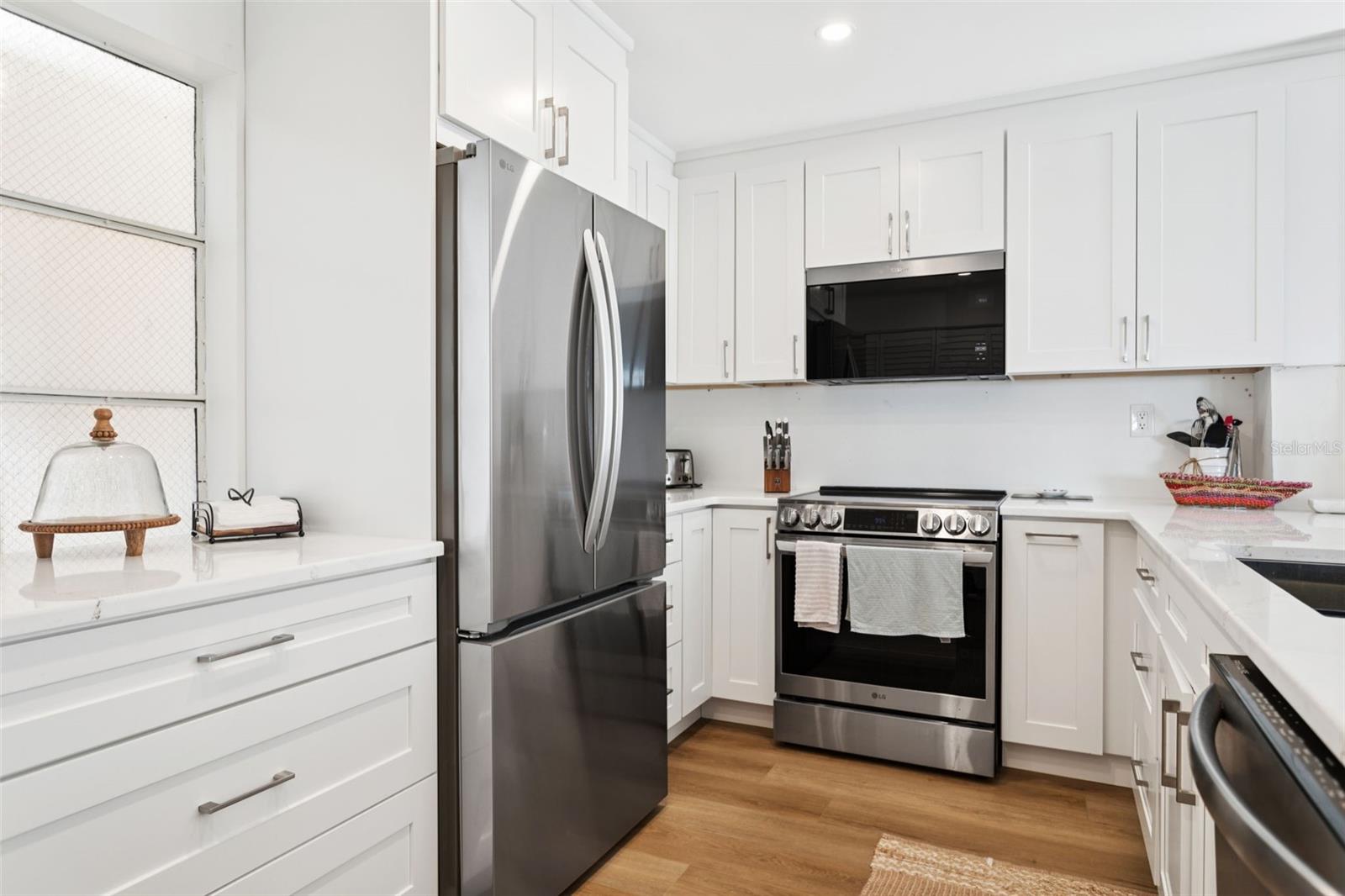 Image 12 of 27 For 5633 Puerta Del Sol Boulevard S 204