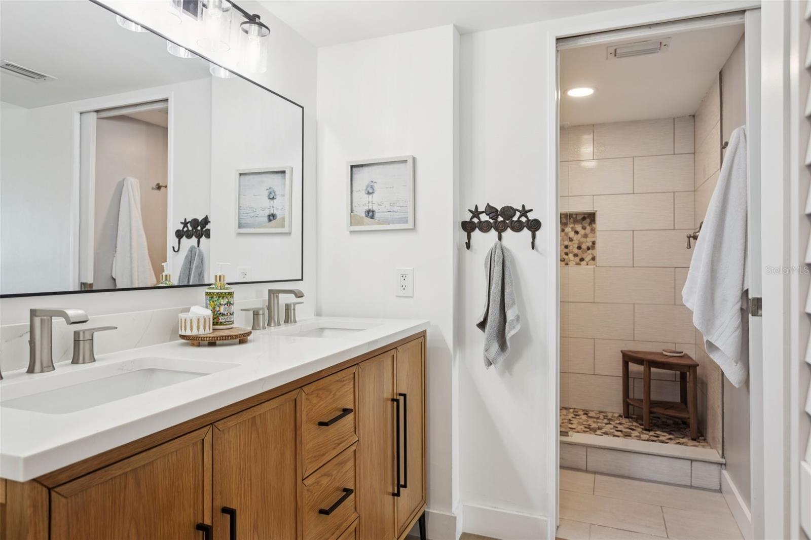 Image 18 of 27 For 5633 Puerta Del Sol Boulevard S 204