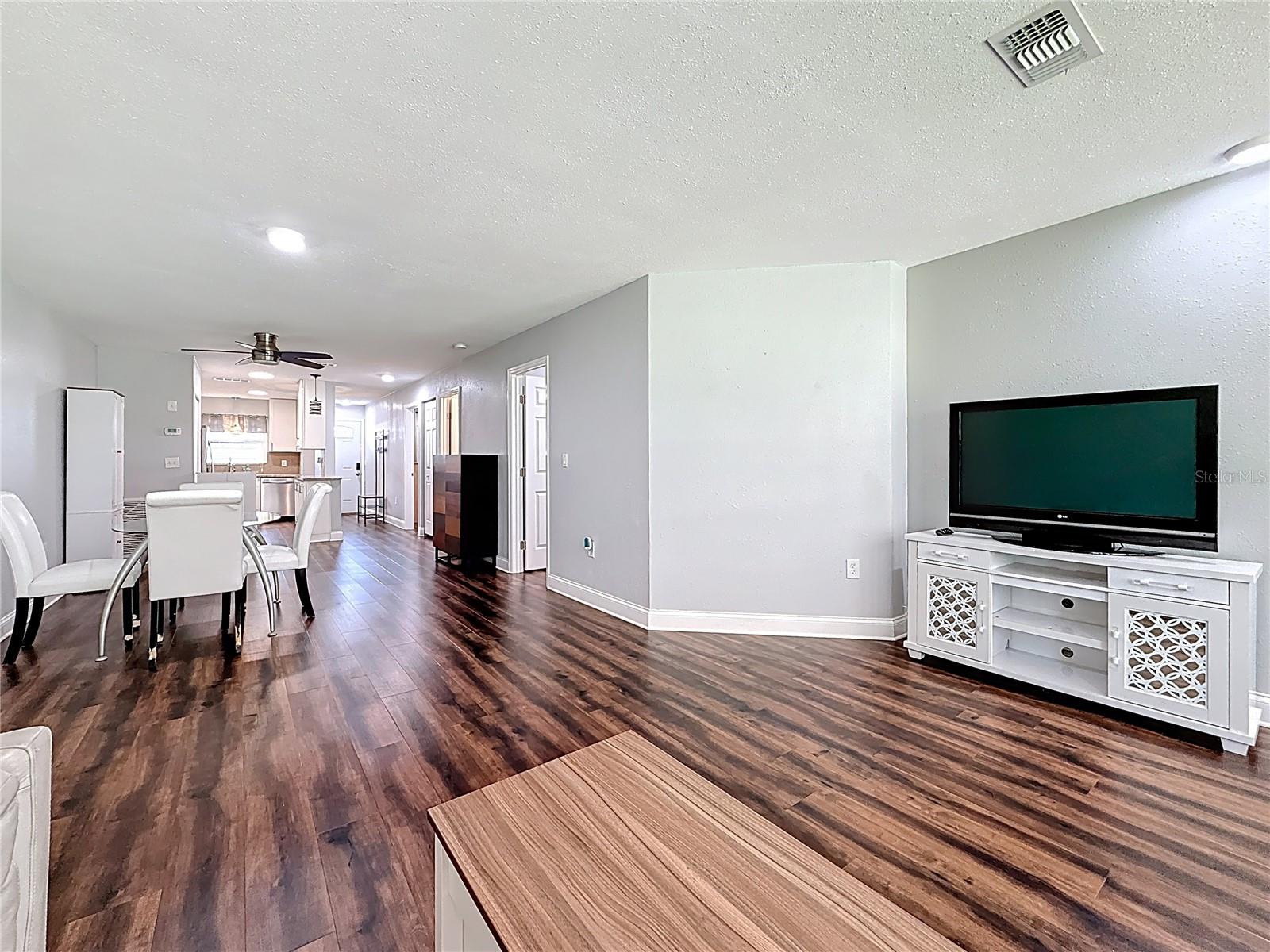 Image 19 of 96 For 5603 80th Street N 103