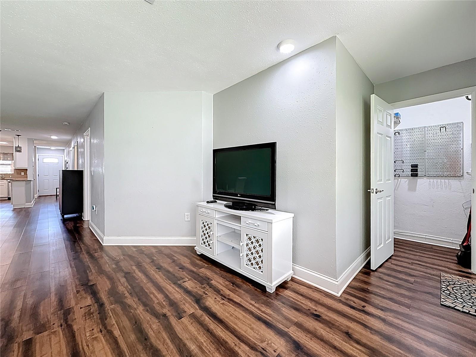 Image 20 of 96 For 5603 80th Street N 103