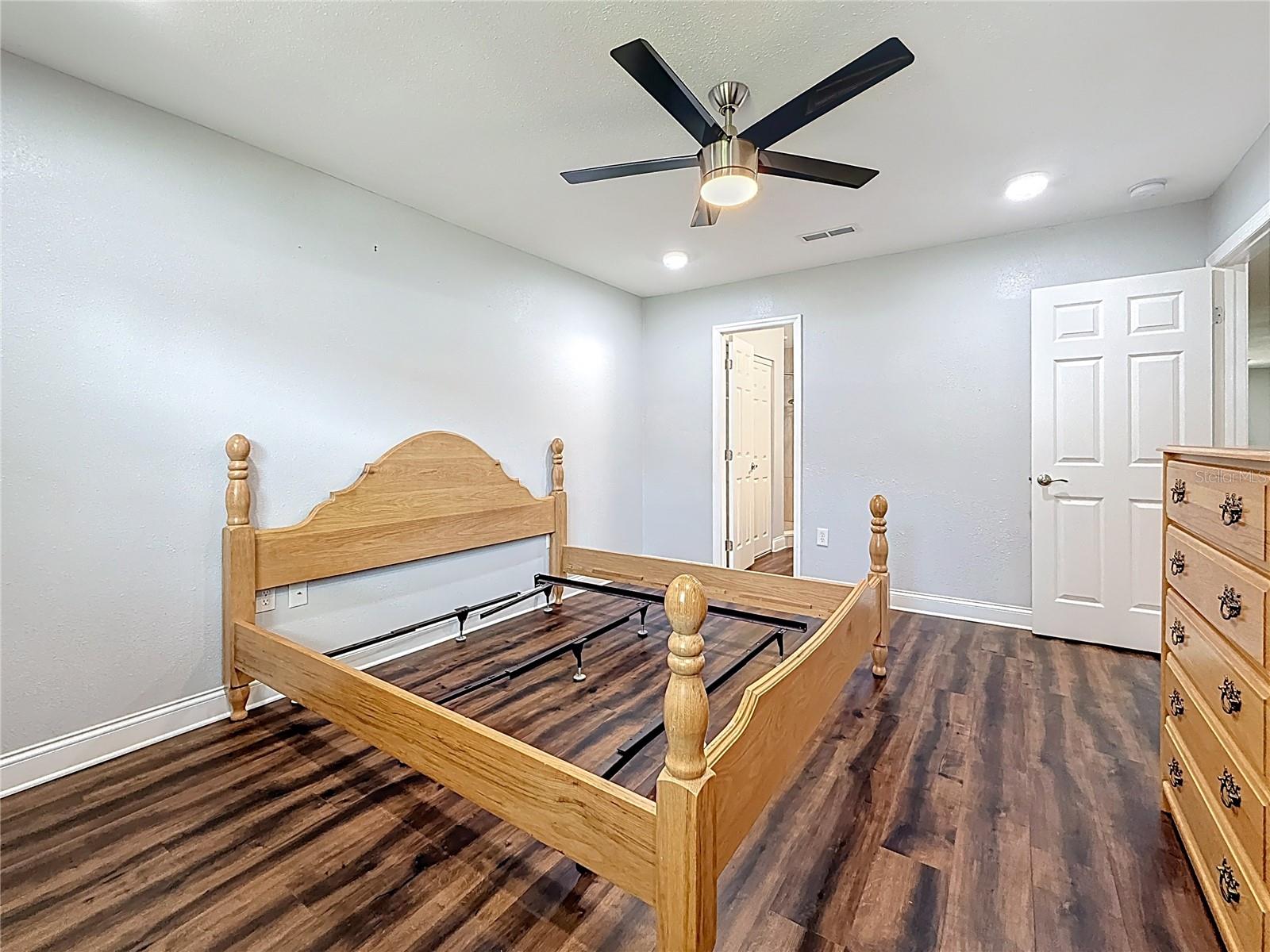 Image 26 of 96 For 5603 80th Street N 103