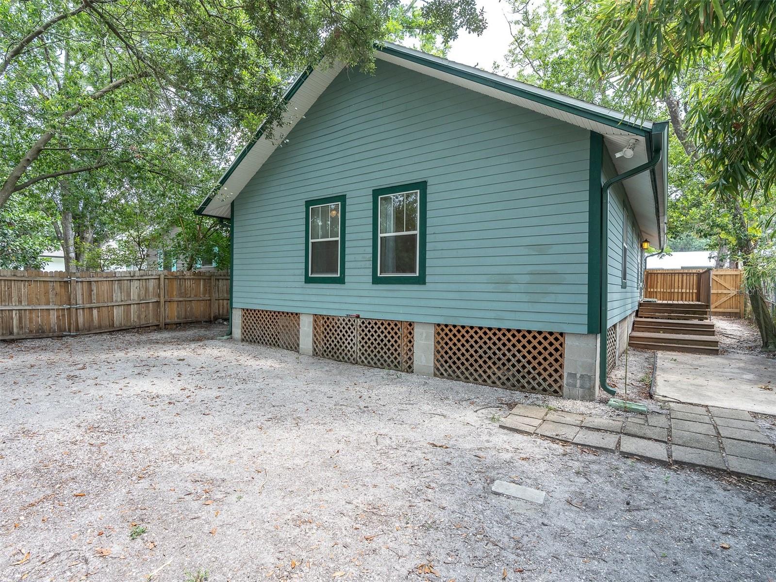 Image 23 of 25 For 708 Patterson Street
