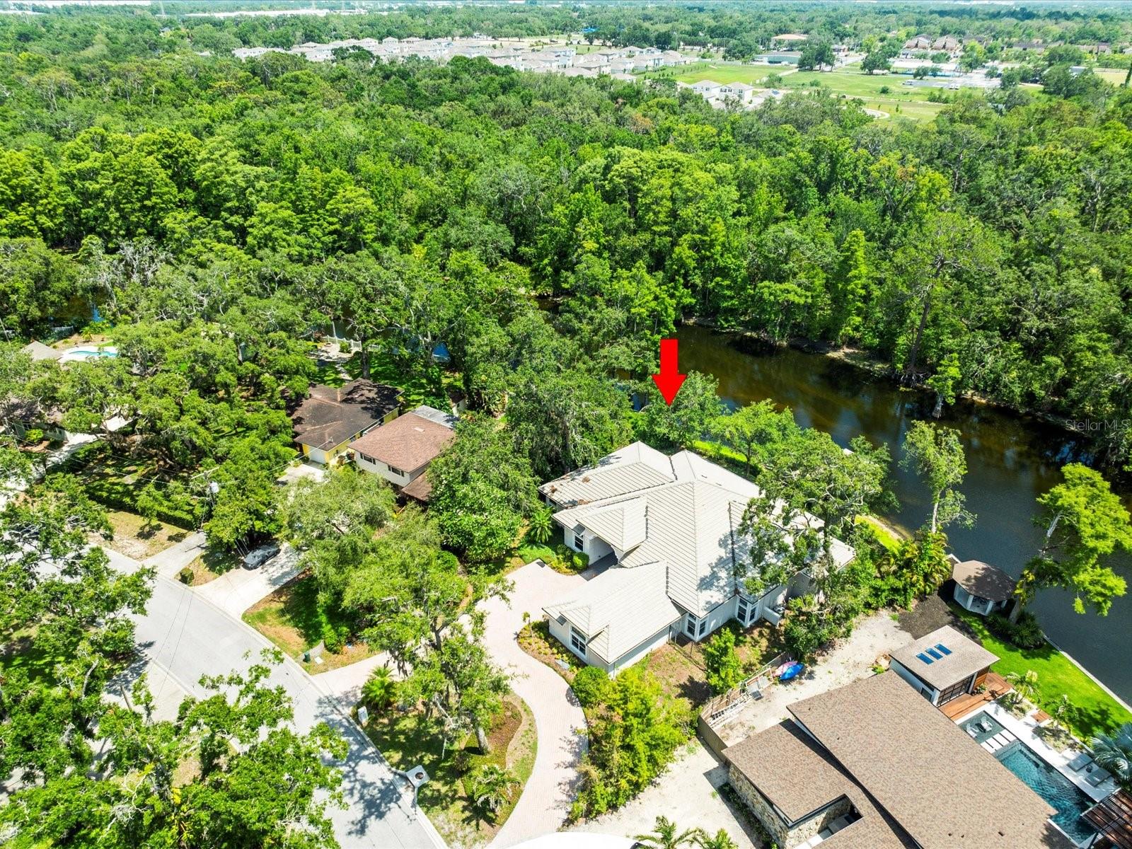 Listing photo id 1 for 713 Argyle Place