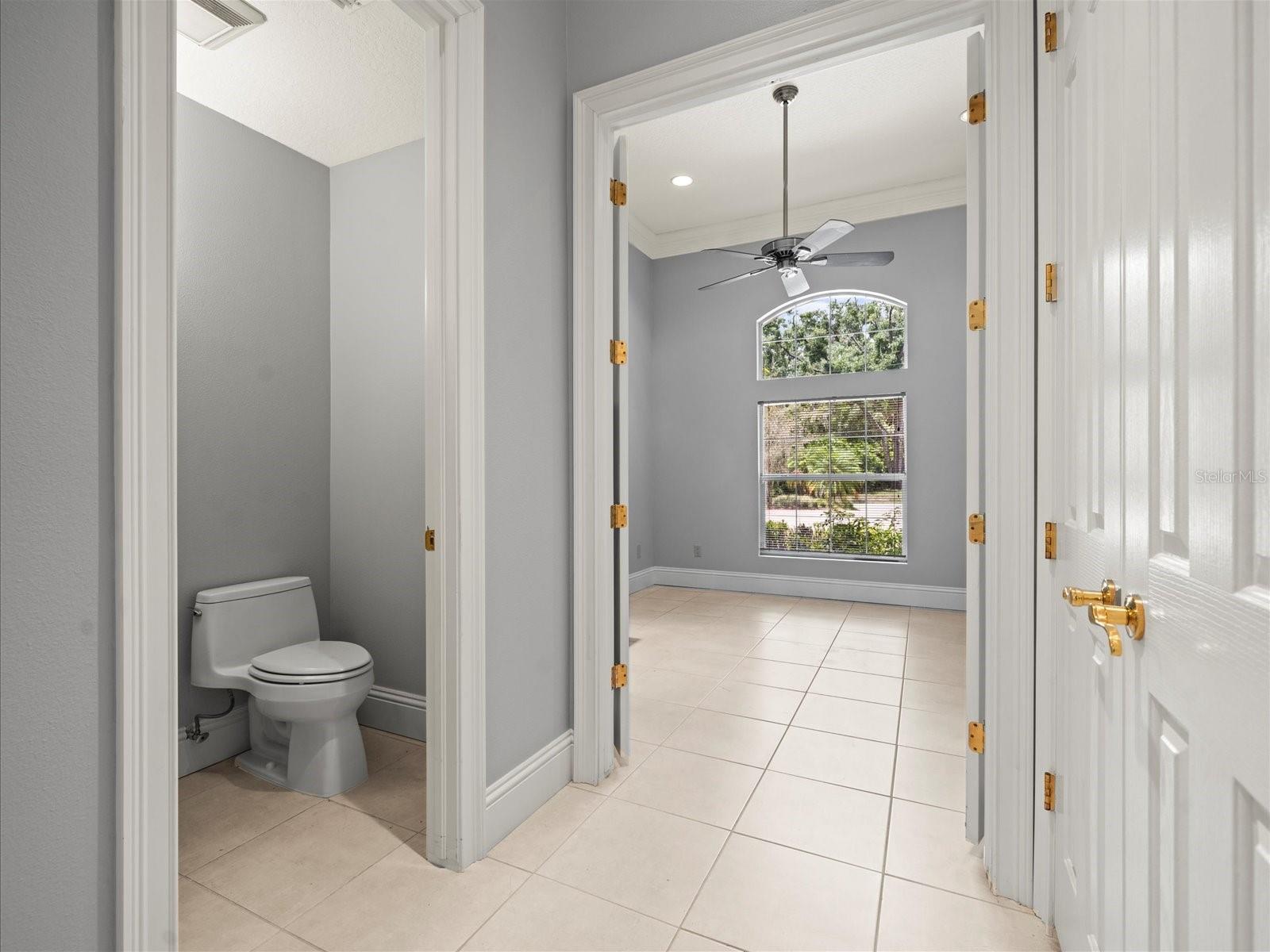 Listing photo id 34 for 713 Argyle Place