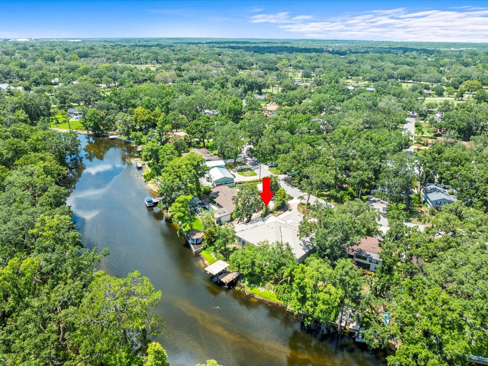 Listing photo id 3 for 713 Argyle Place