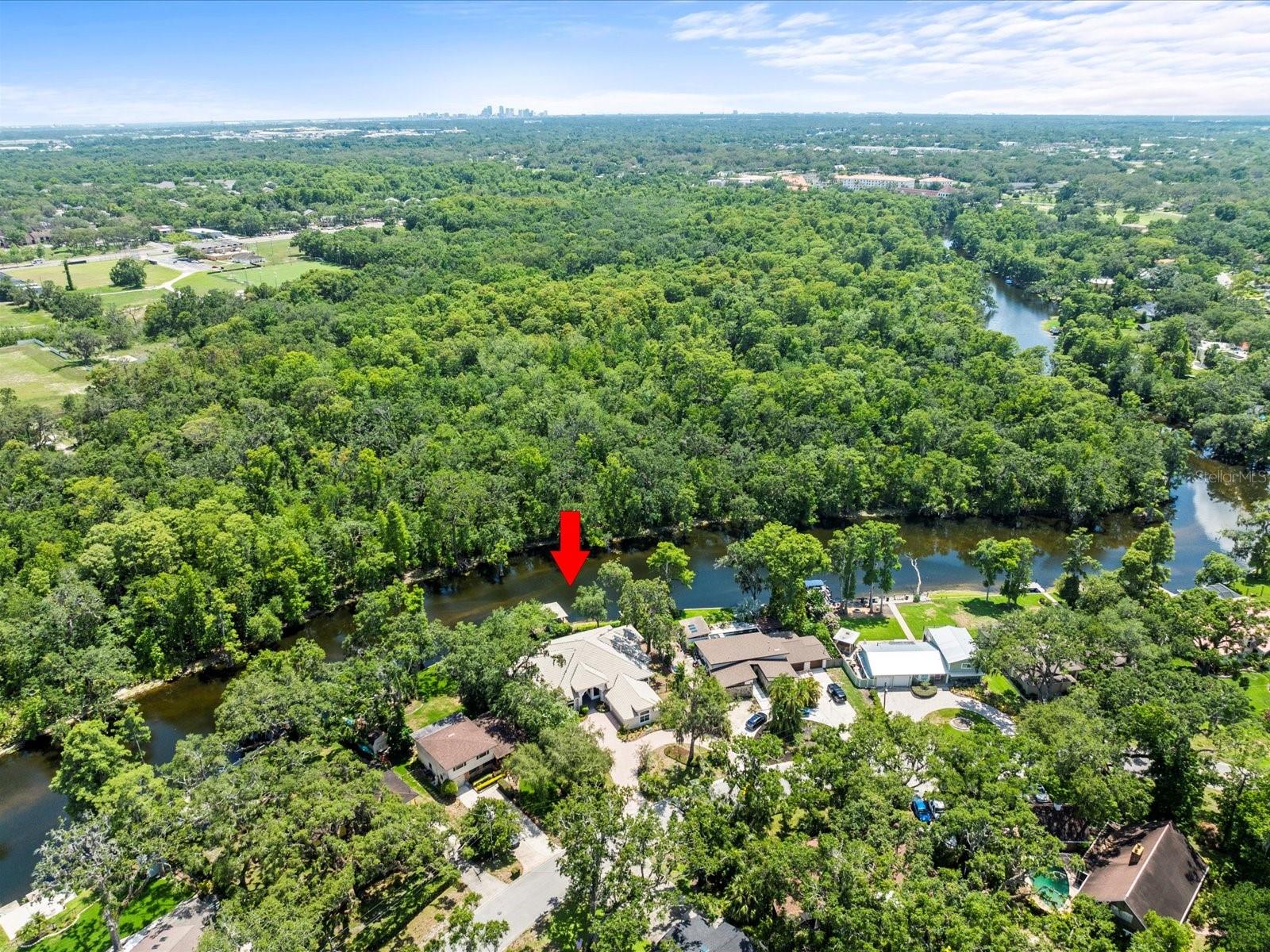 Listing photo id 4 for 713 Argyle Place