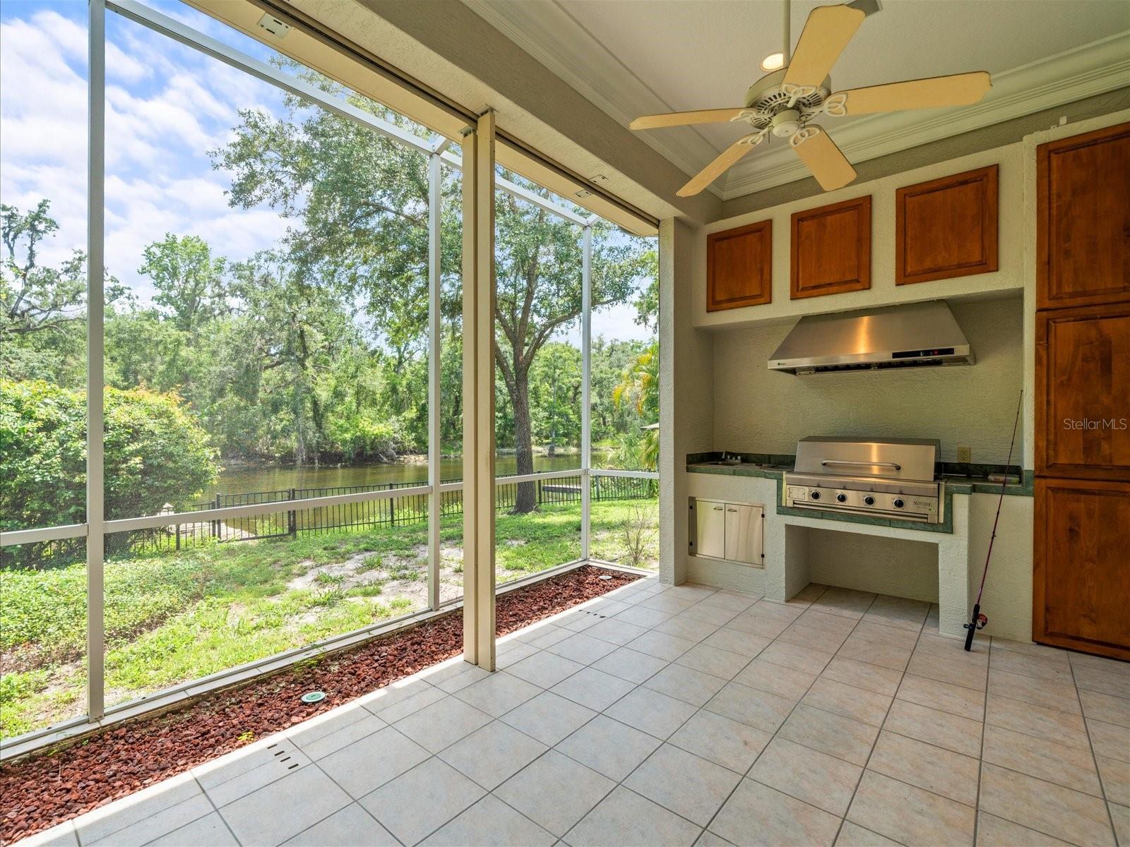 Listing photo id 58 for 713 Argyle Place