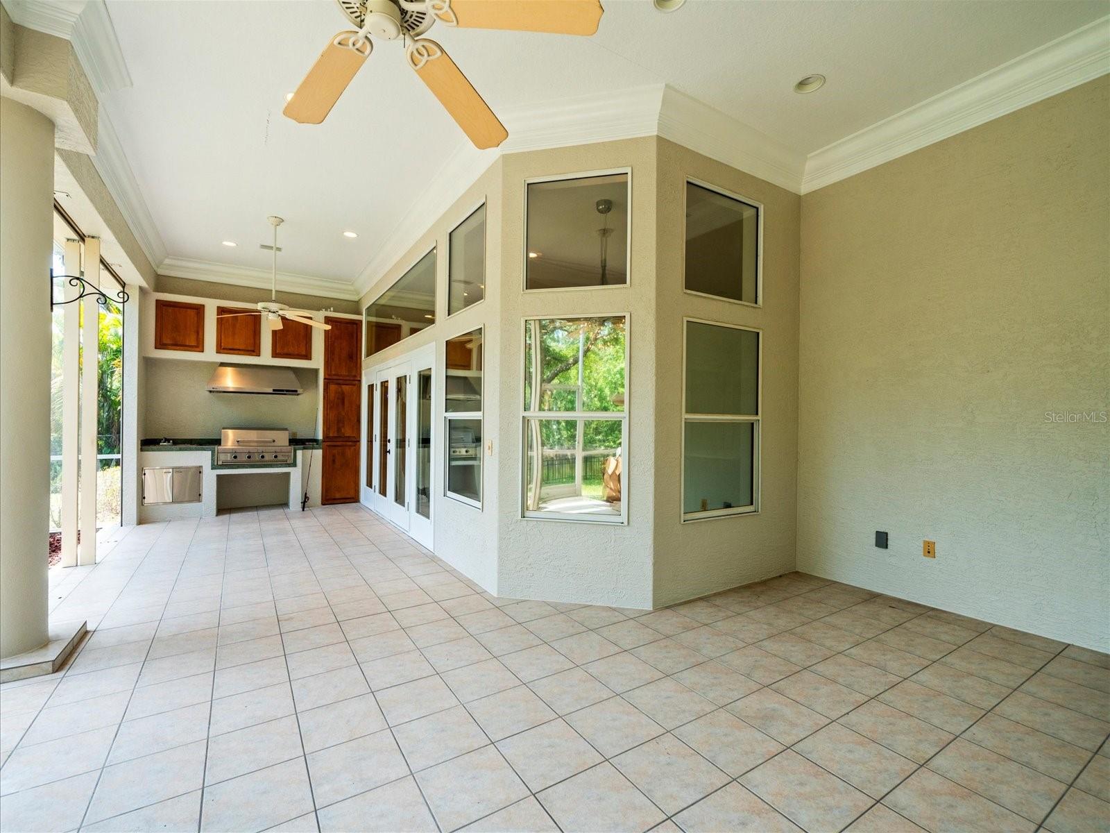 Listing photo id 62 for 713 Argyle Place