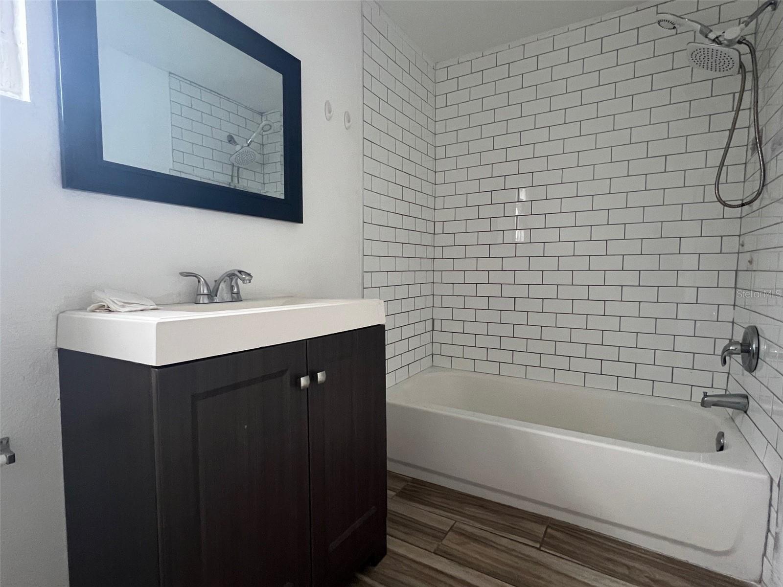 Image 12 of 27 For 724 North Avenue