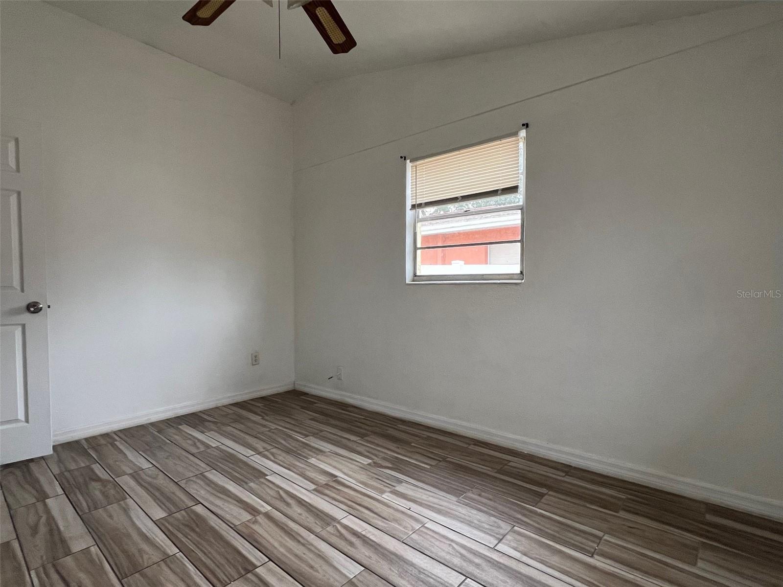 Image 18 of 27 For 724 North Avenue
