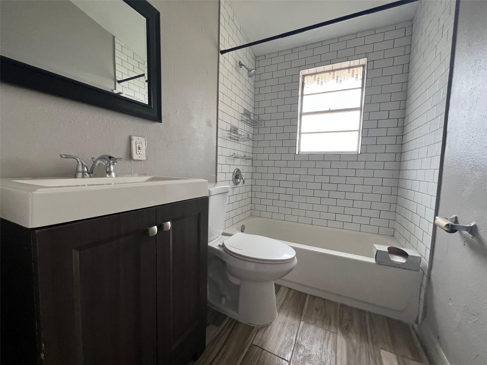 Image 6 of 27 For 724 North Avenue