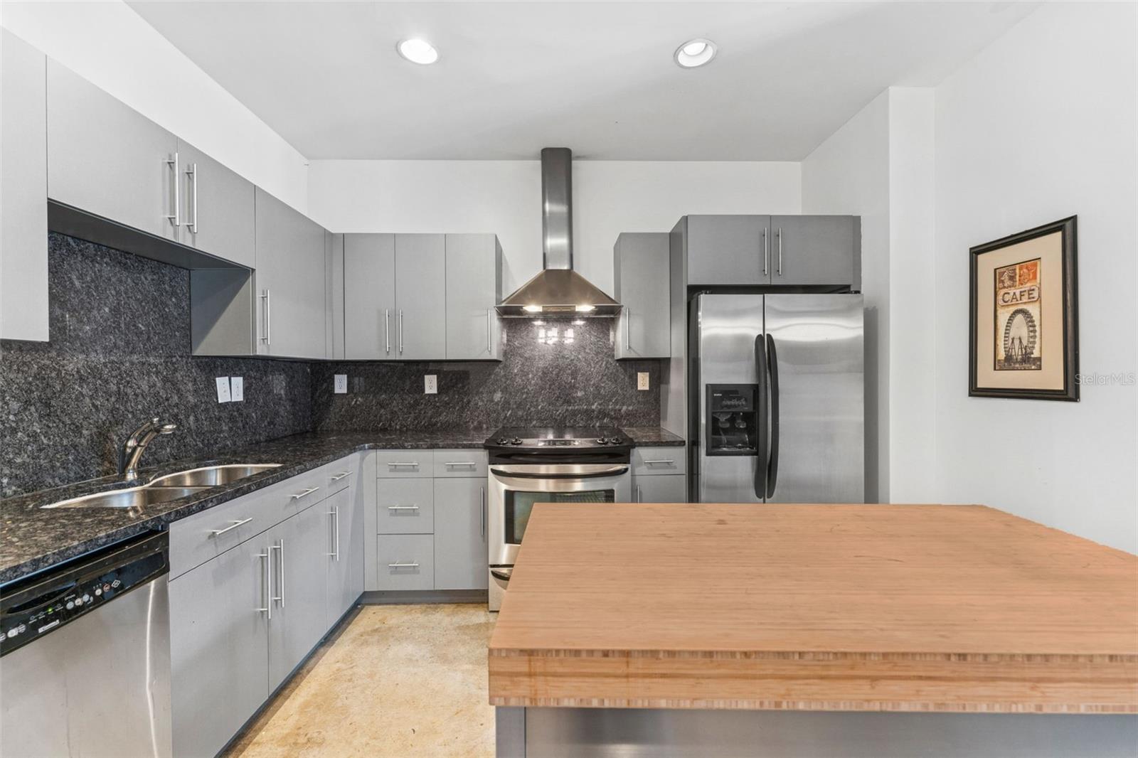 Image 13 of 28 For 5008 Macdill Avenue 16