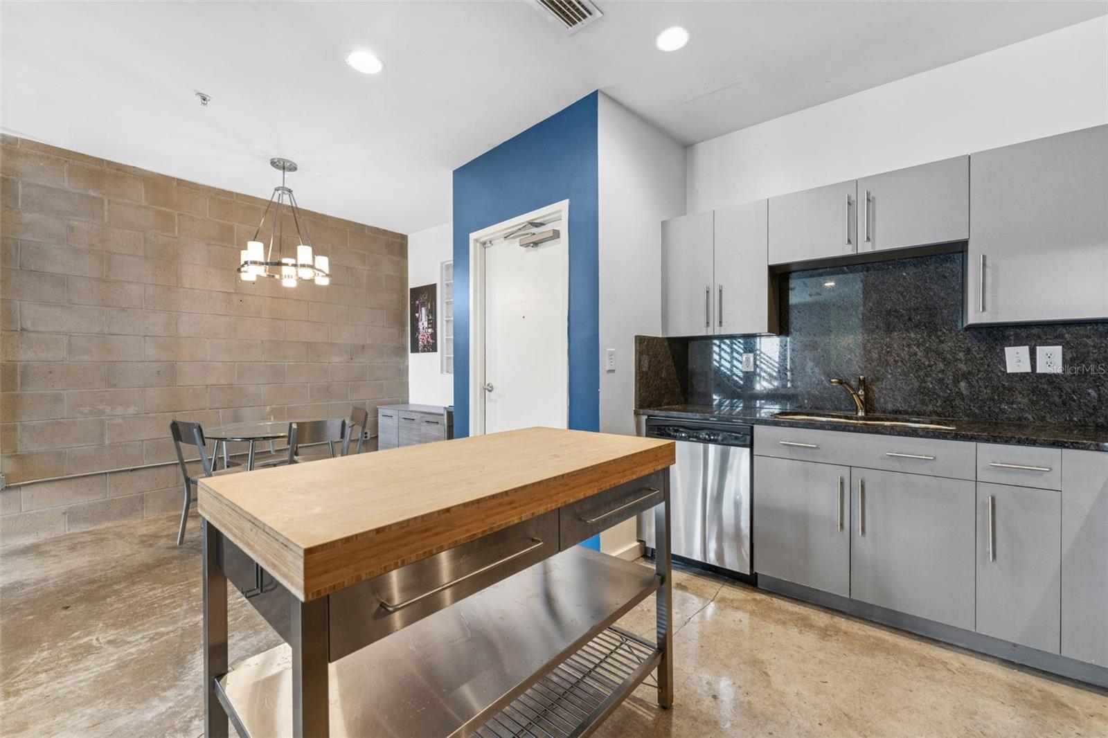 Image 14 of 28 For 5008 Macdill Avenue 16