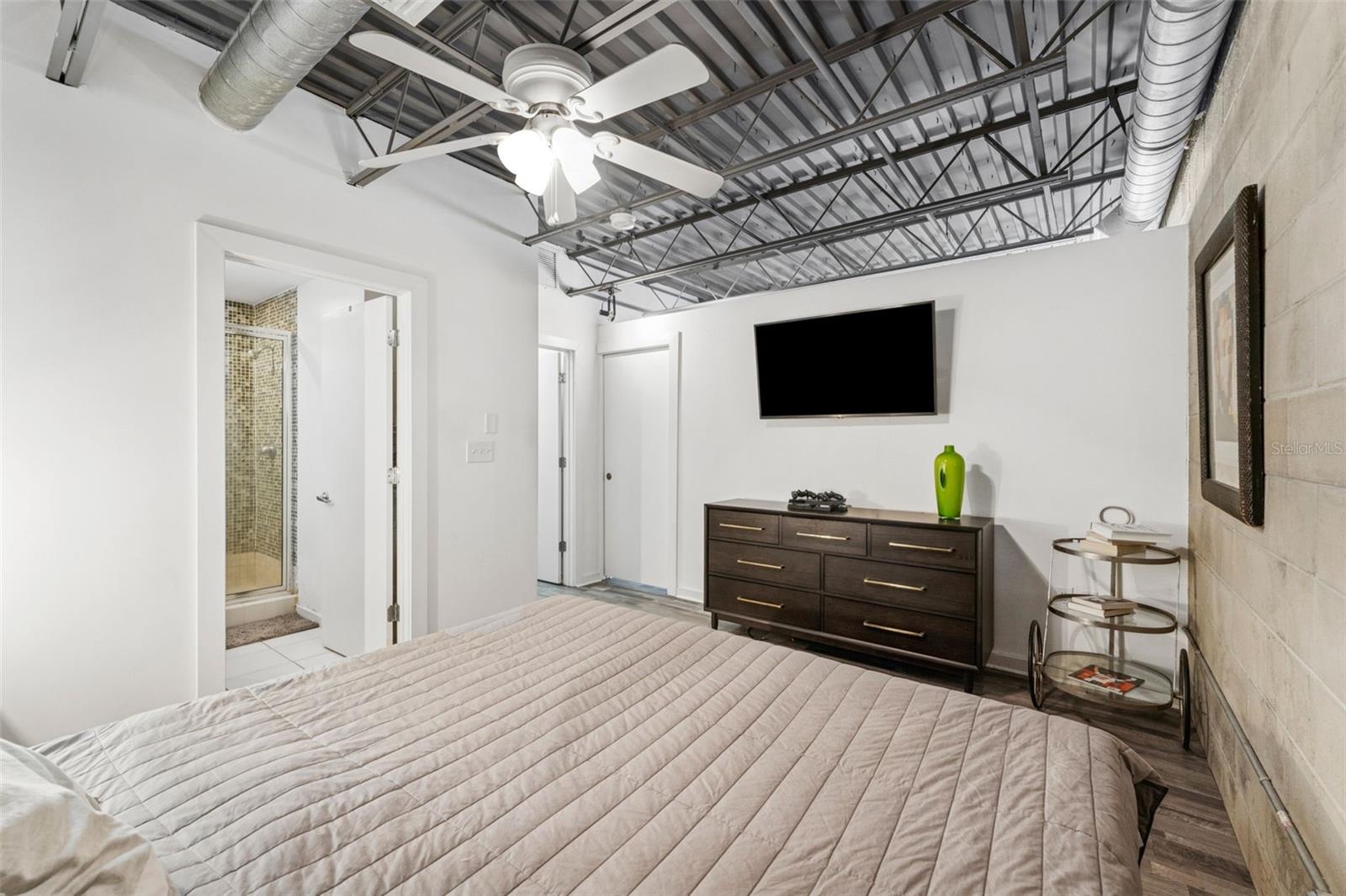 Image 18 of 28 For 5008 Macdill Avenue 16