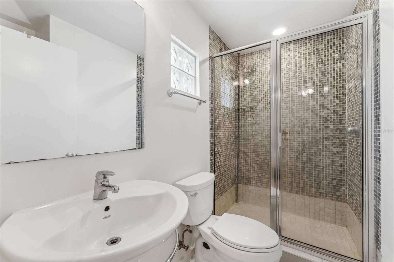 Image 19 of 28 For 5008 Macdill Avenue 16