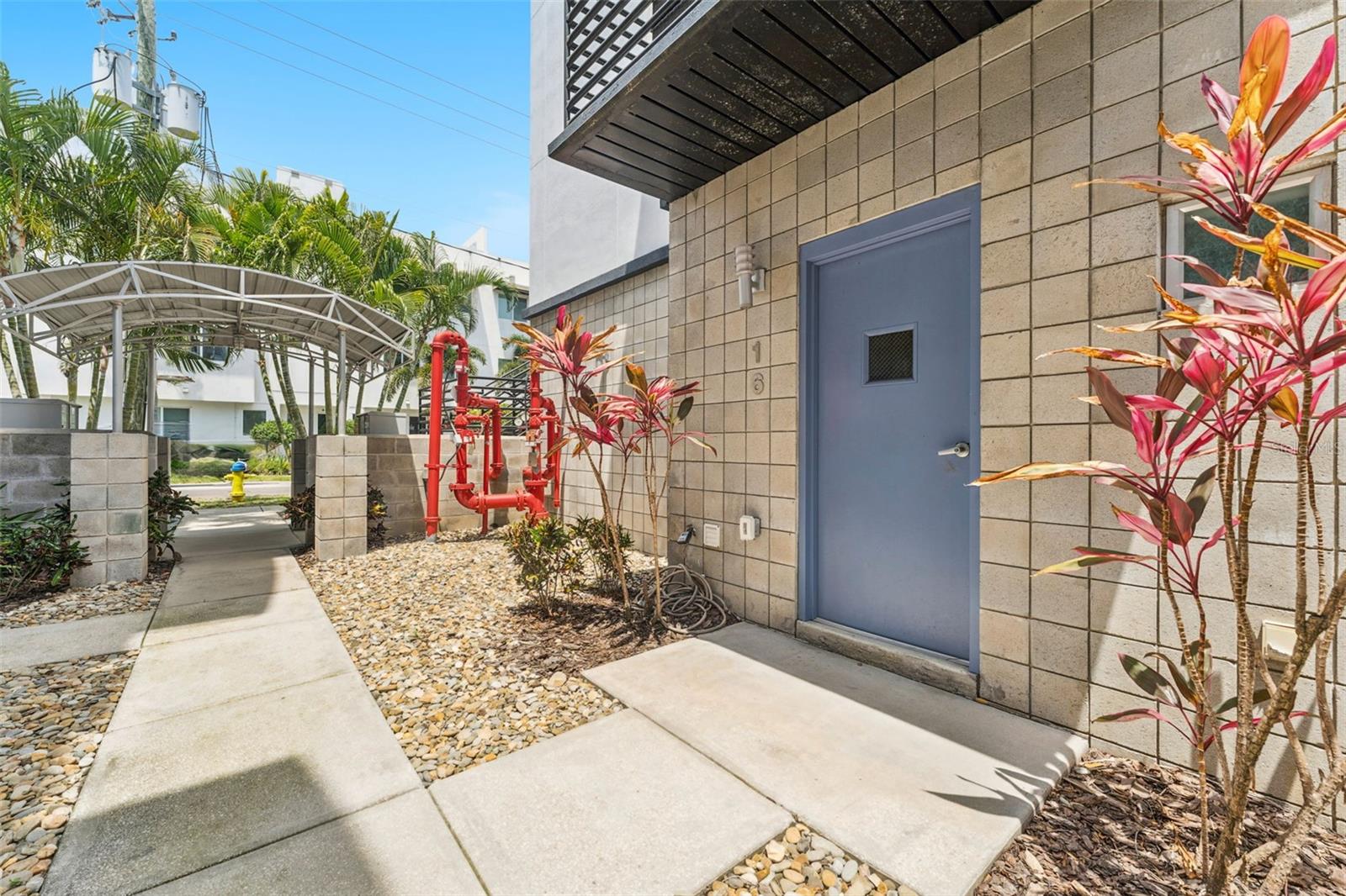 Image 2 of 28 For 5008 Macdill Avenue 16