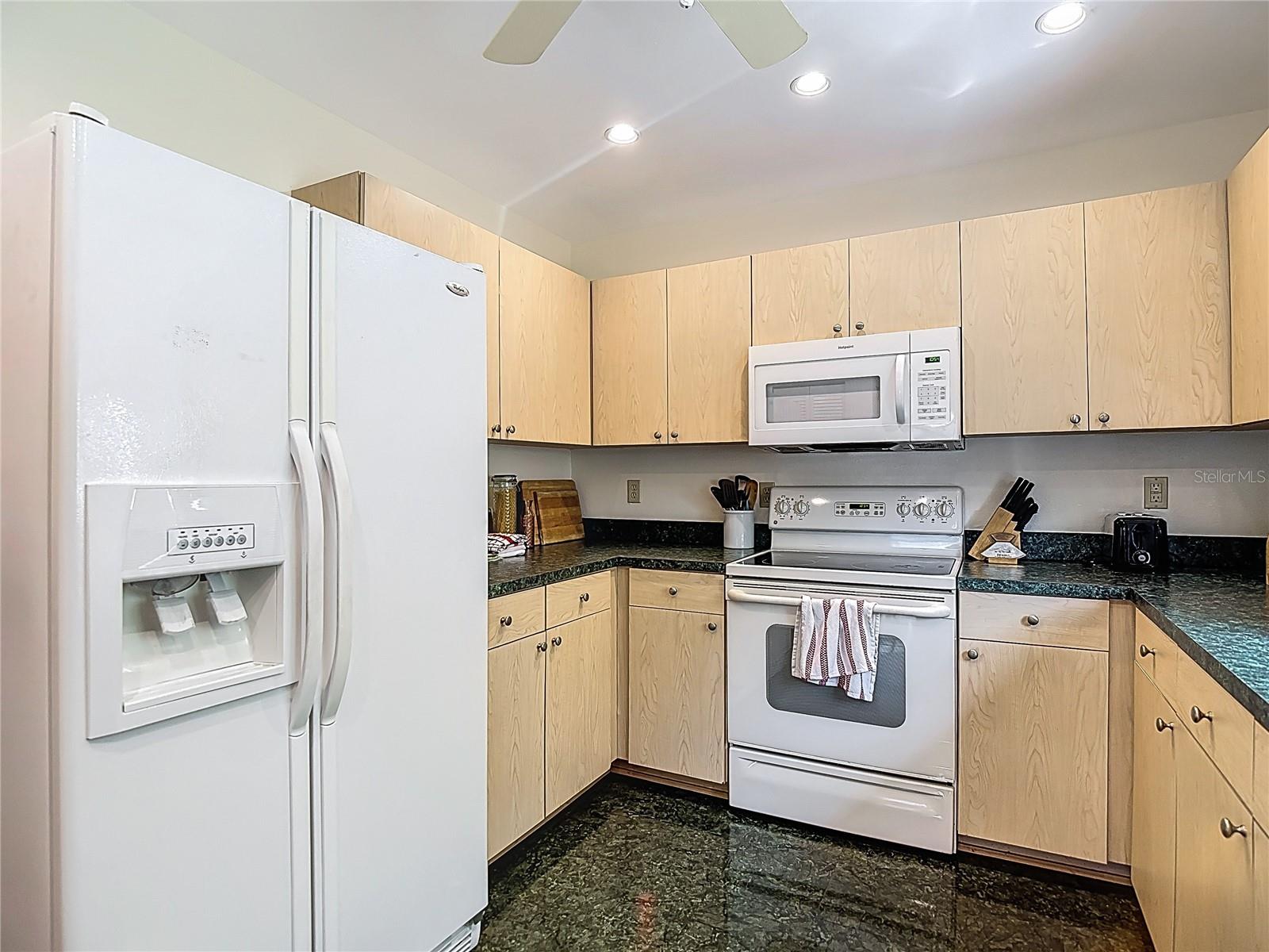 Image 16 of 60 For 1906 White Cedar Way