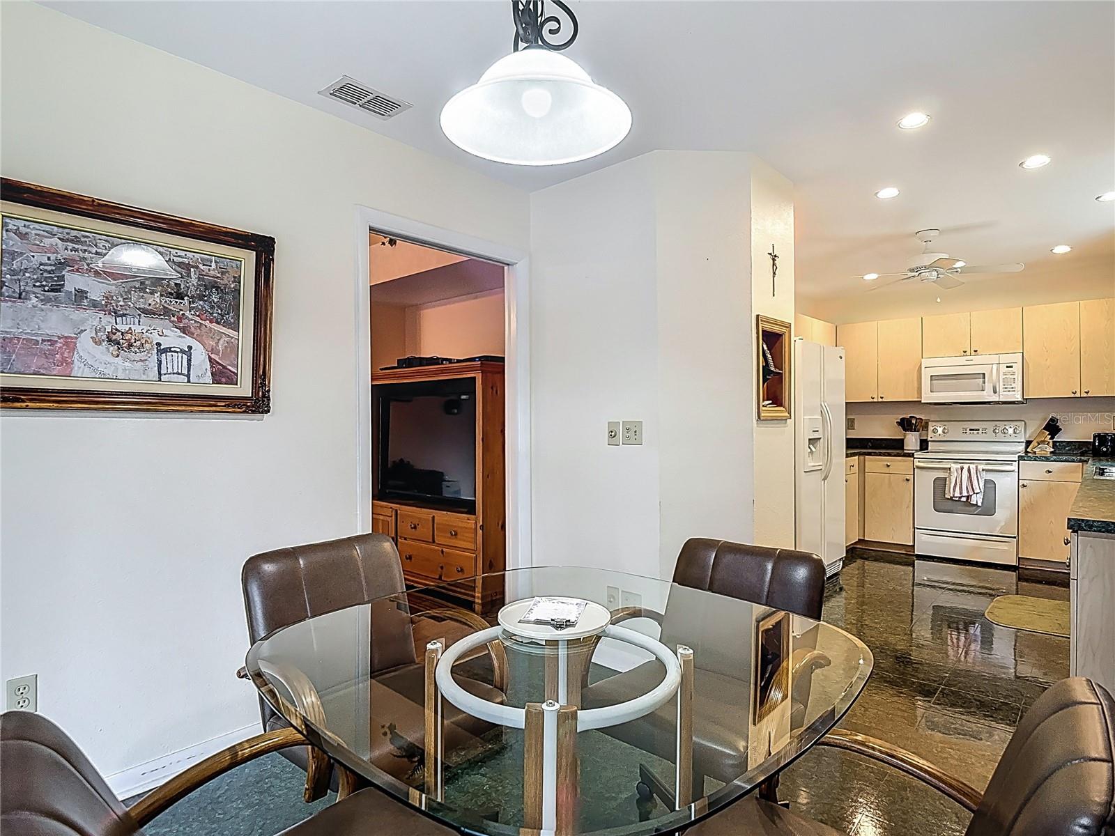 Image 21 of 60 For 1906 White Cedar Way
