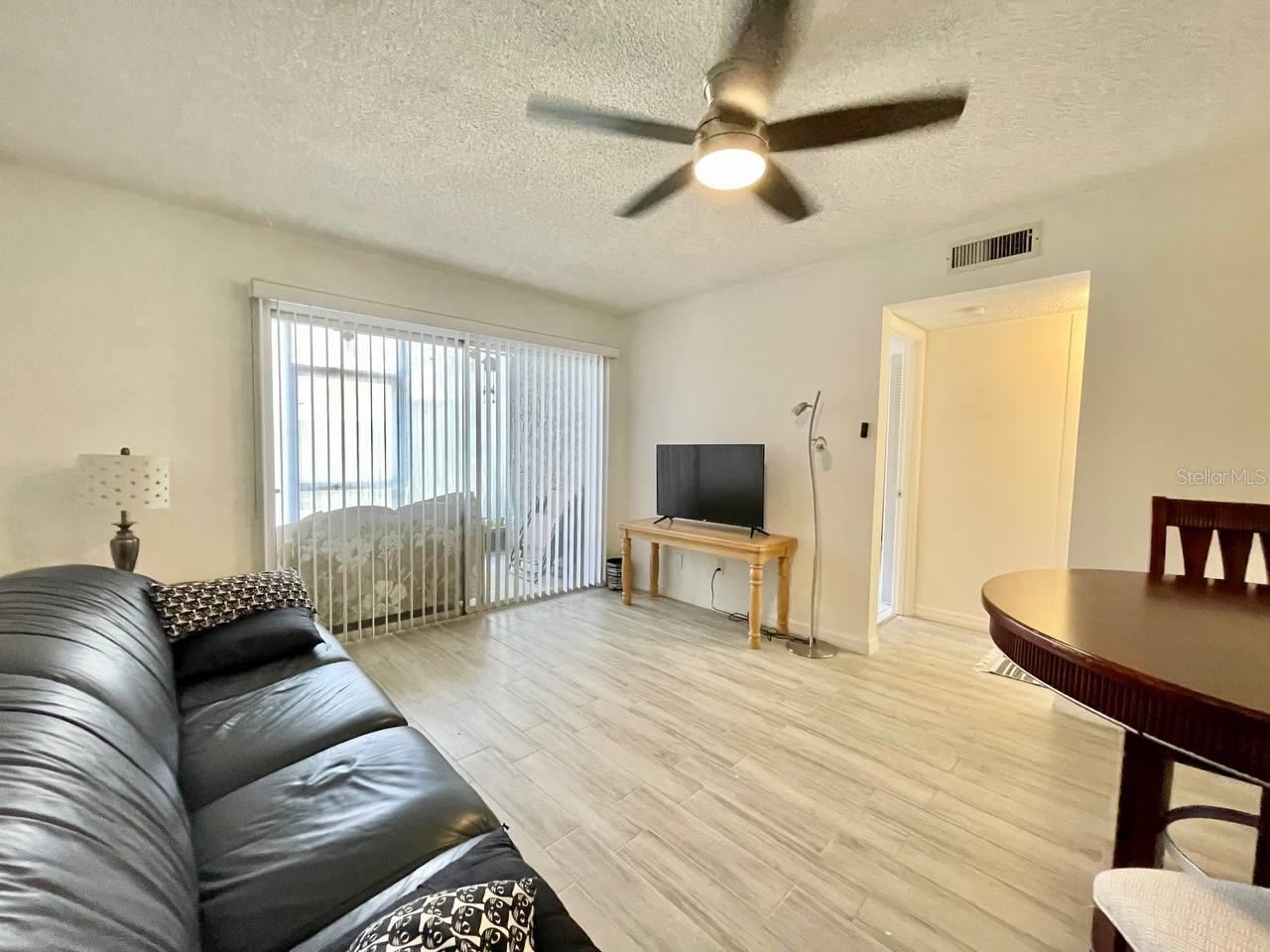 Image 7 of 14 For 6342 Newtown Circle 42a1