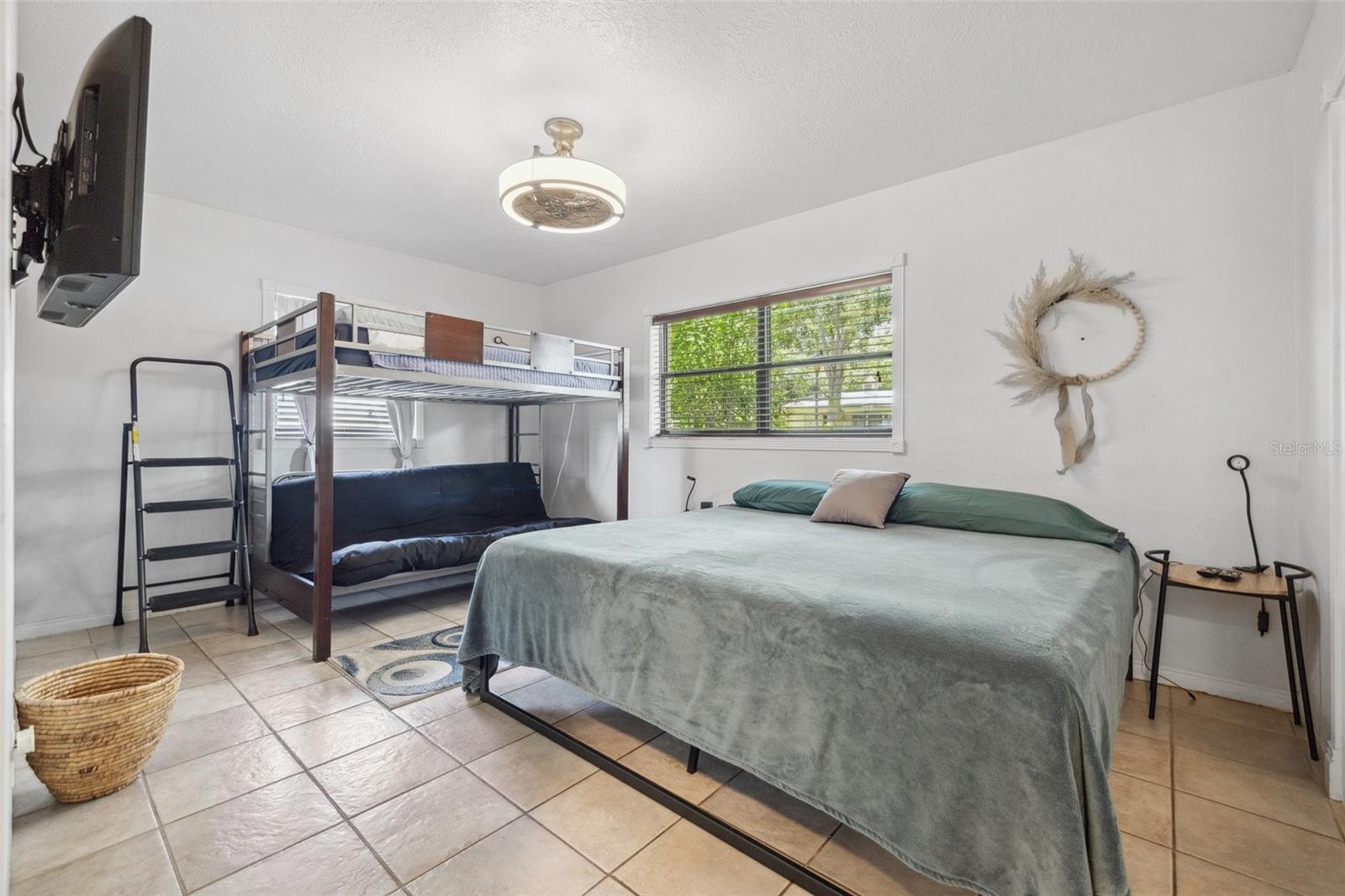 Listing photo id 25 for 10730 52nd Avenue N