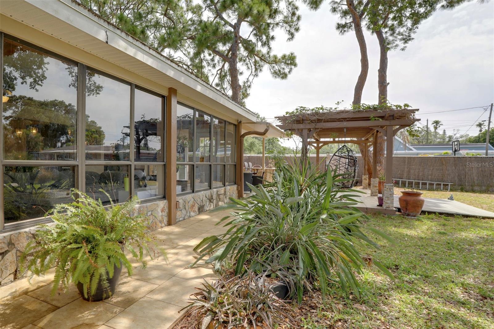 Listing photo id 34 for 10730 52nd Avenue N