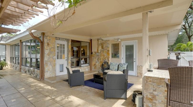 Listing photo id 37 for 10730 52nd Avenue N