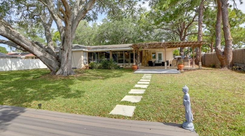 Listing photo id 38 for 10730 52nd Avenue N