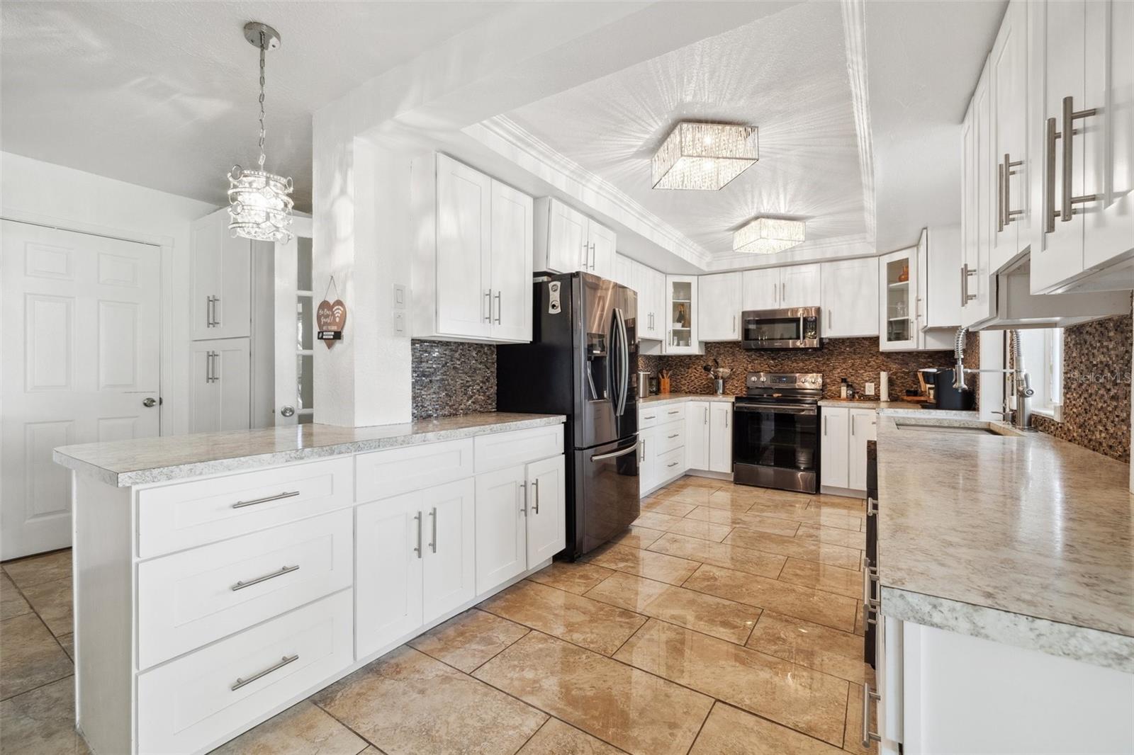 Listing photo id 6 for 10730 52nd Avenue N