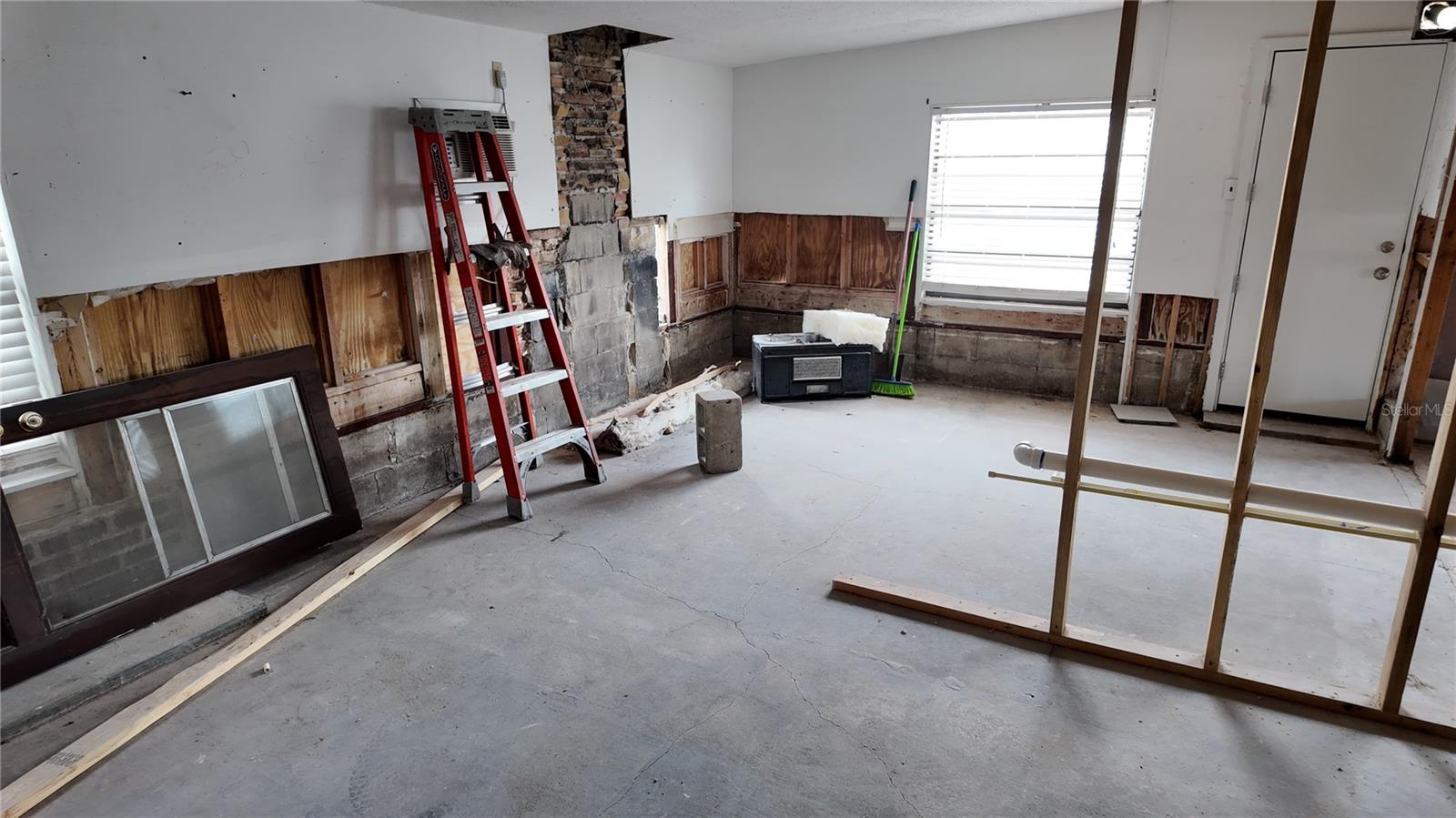 Image 20 of 45 For 8205 Tanglewood Lane