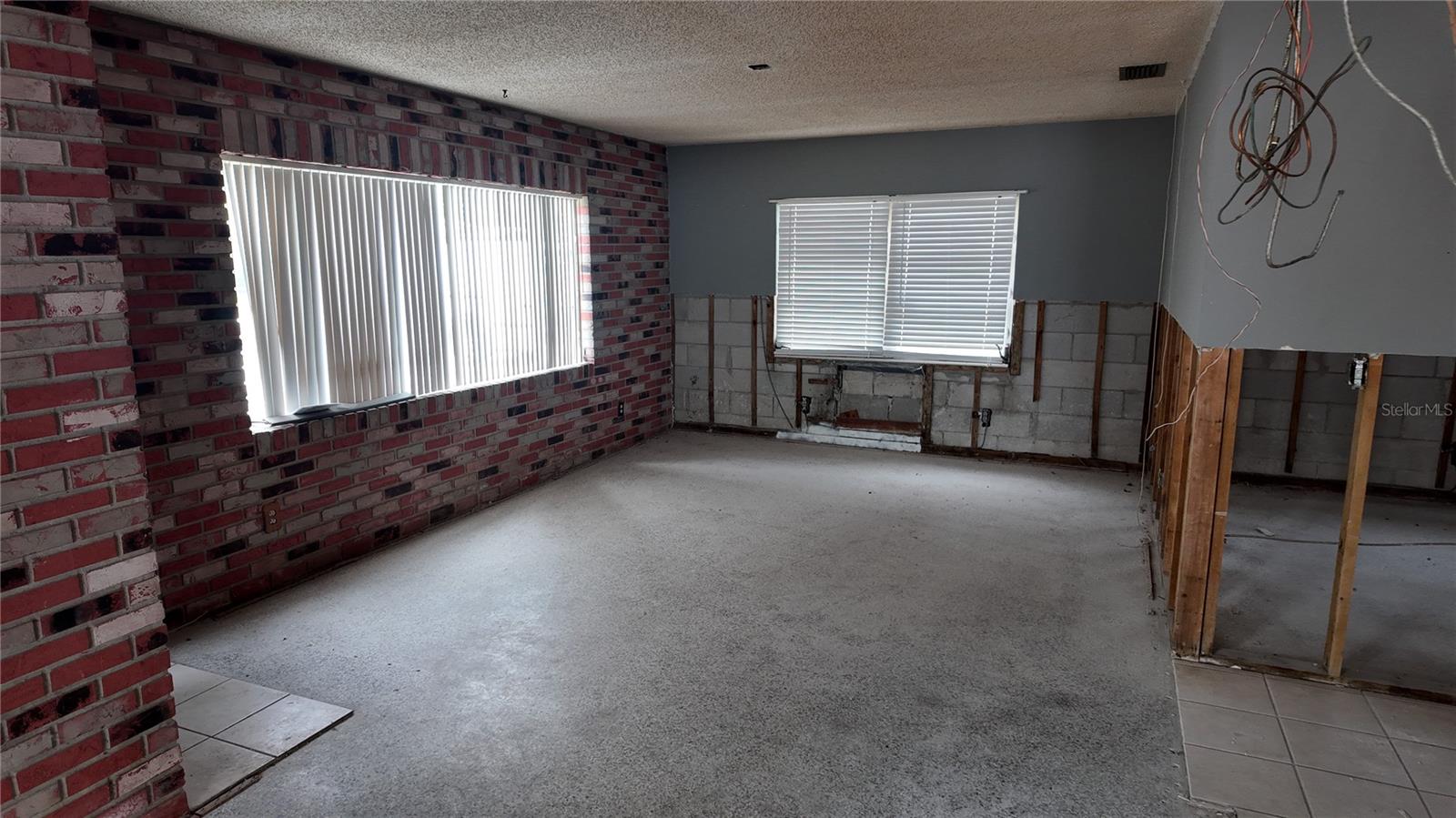 Image 33 of 45 For 8205 Tanglewood Lane