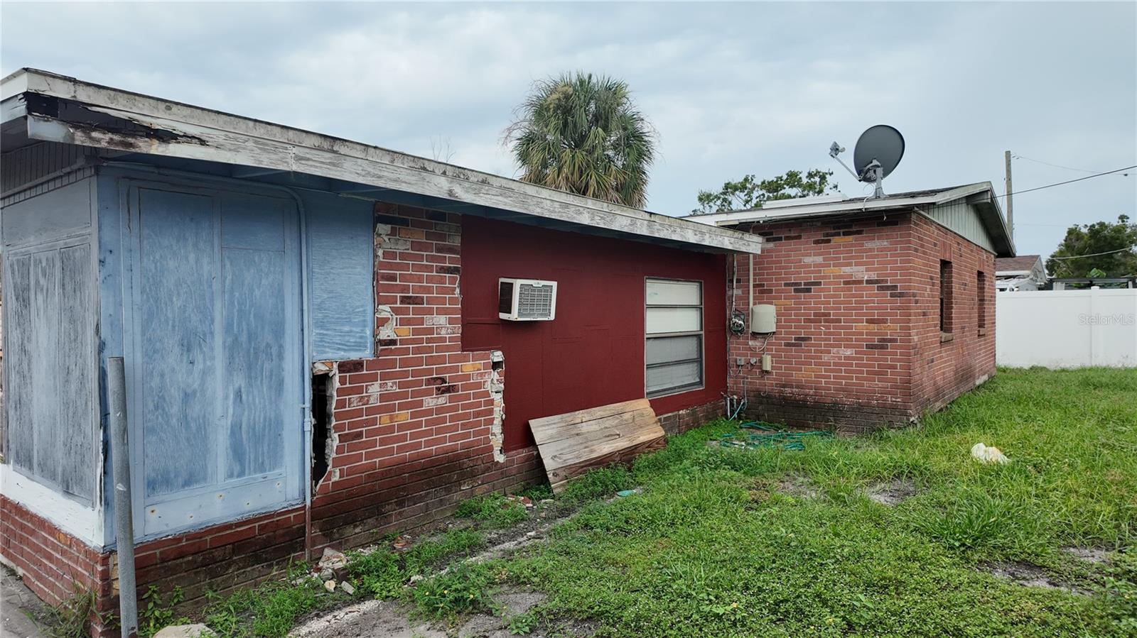 Image 39 of 45 For 8205 Tanglewood Lane