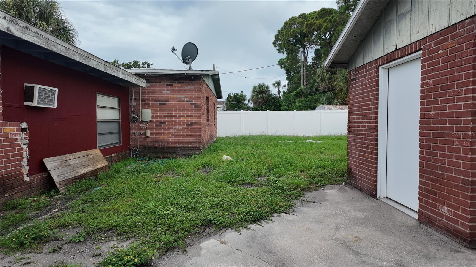 Image 41 of 45 For 8205 Tanglewood Lane