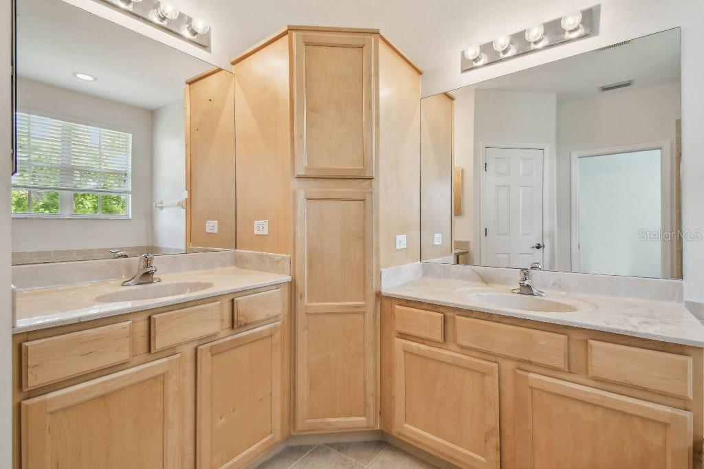 Image 20 of 39 For 14618 Mirabelle Vista Circle