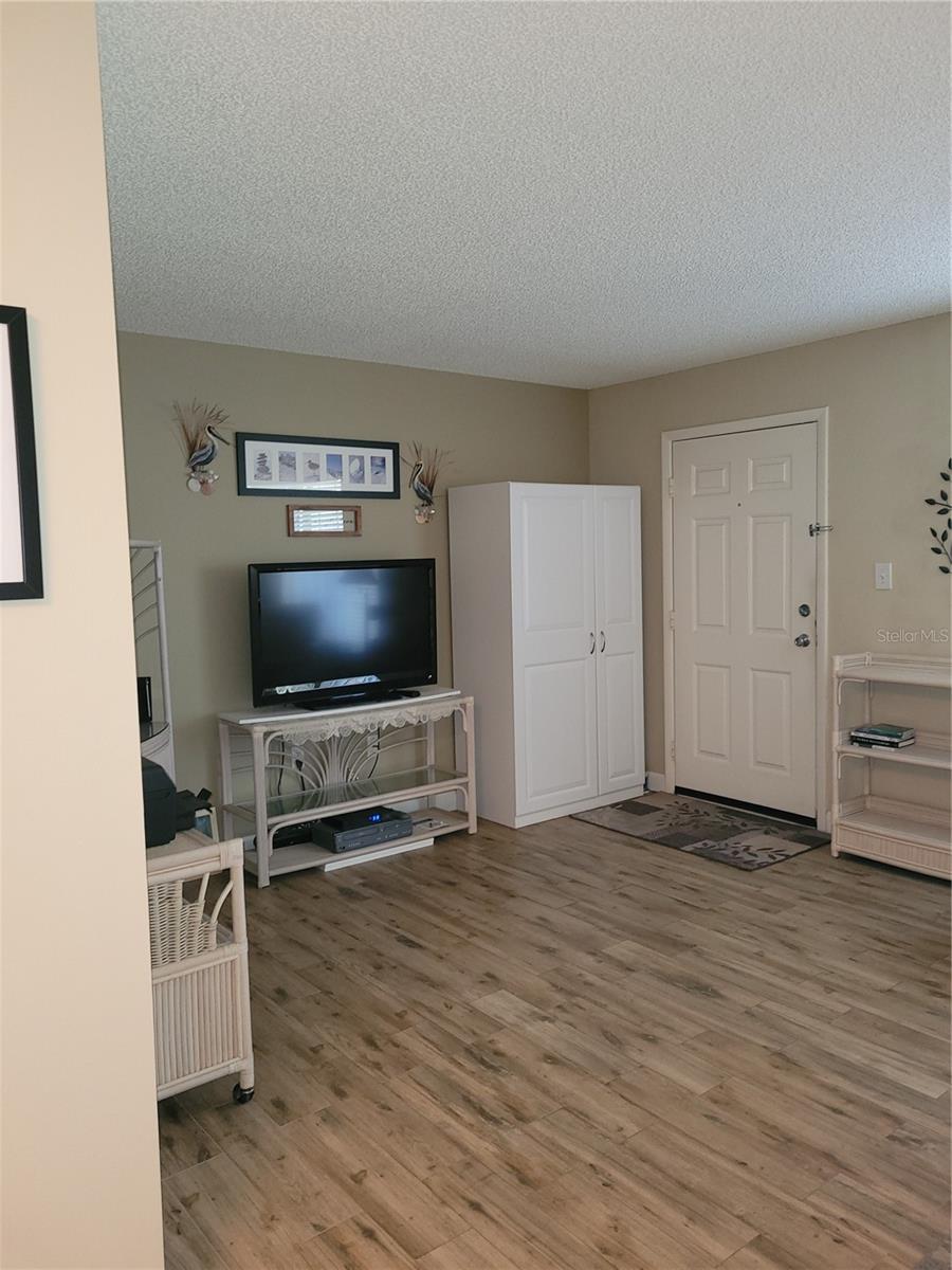 Image 5 of 19 For 2690 Coral Landings Boulevard 617