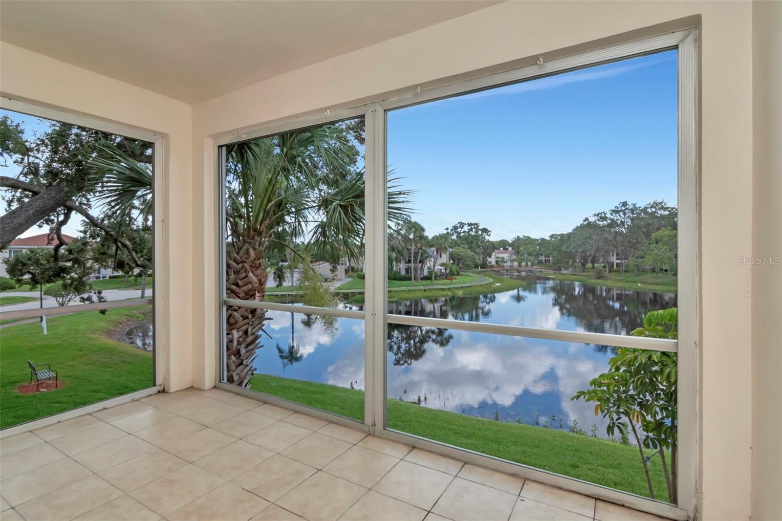 Image 11 of 51 For 10330 Carrollwood Lane 95