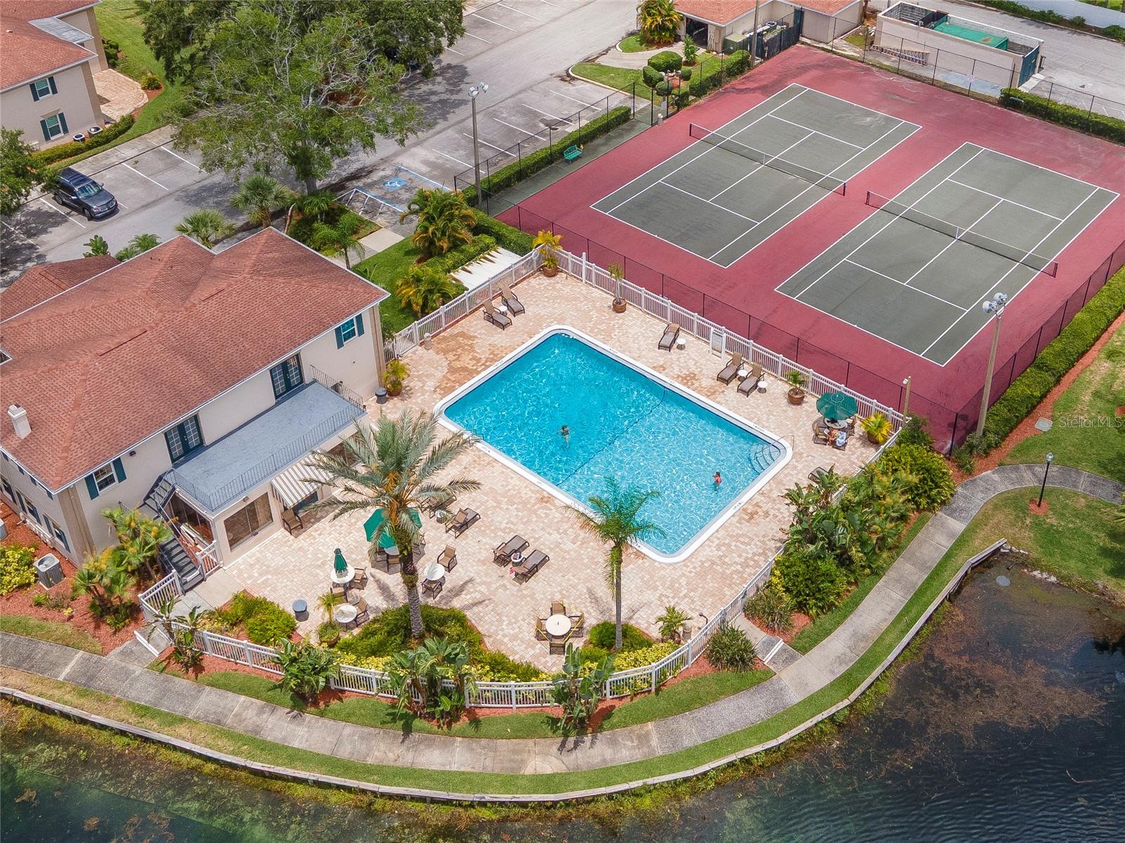 Image 33 of 51 For 10330 Carrollwood Lane 95
