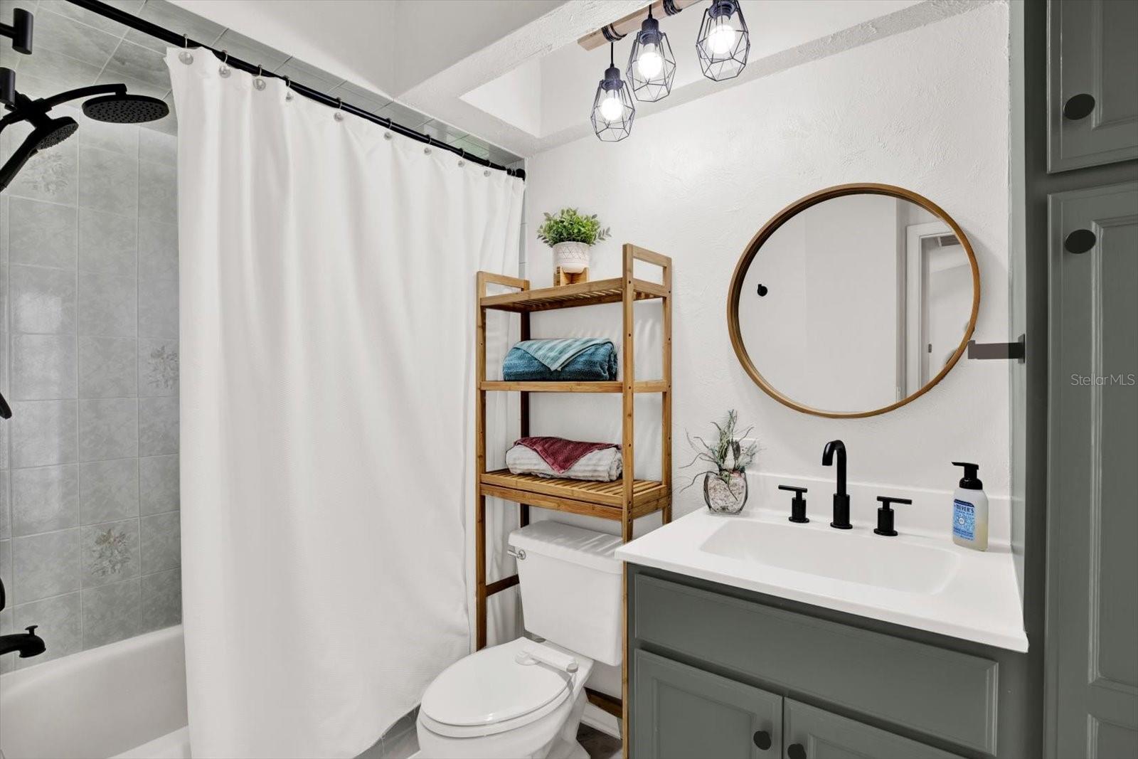 Listing photo id 14 for 2454 Shadecrest Road