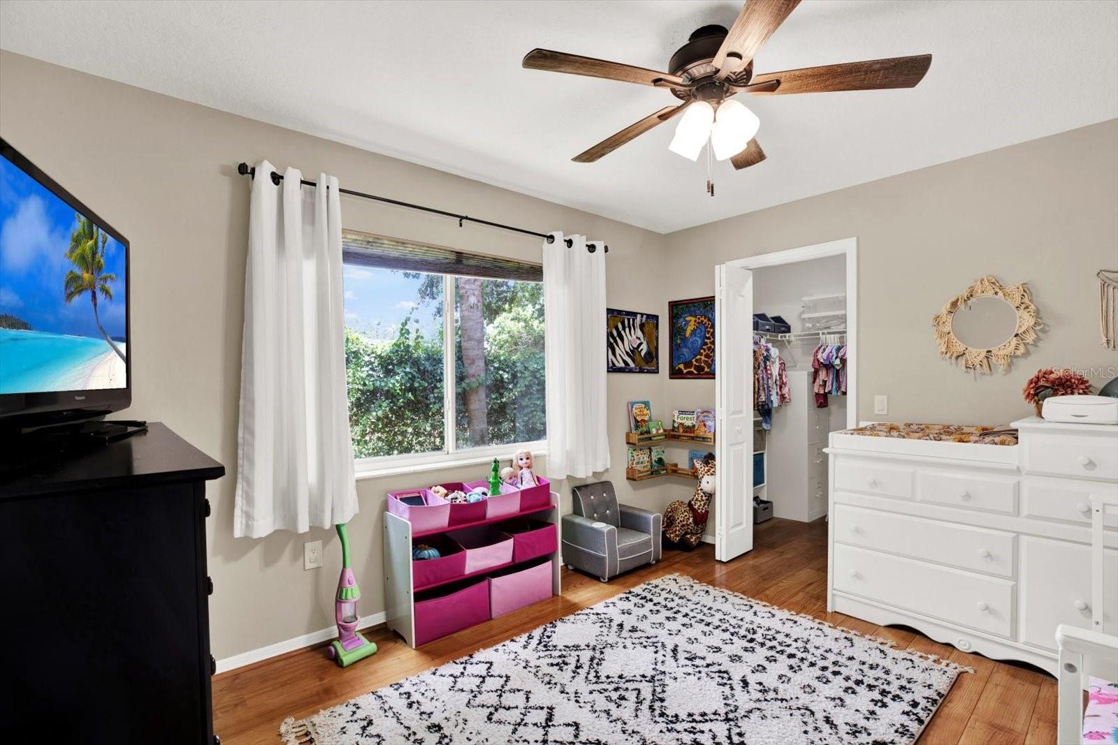 Listing photo id 15 for 2454 Shadecrest Road