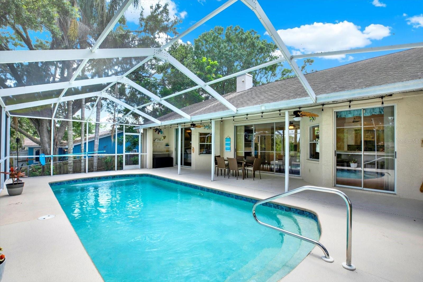 Listing photo id 18 for 2454 Shadecrest Road