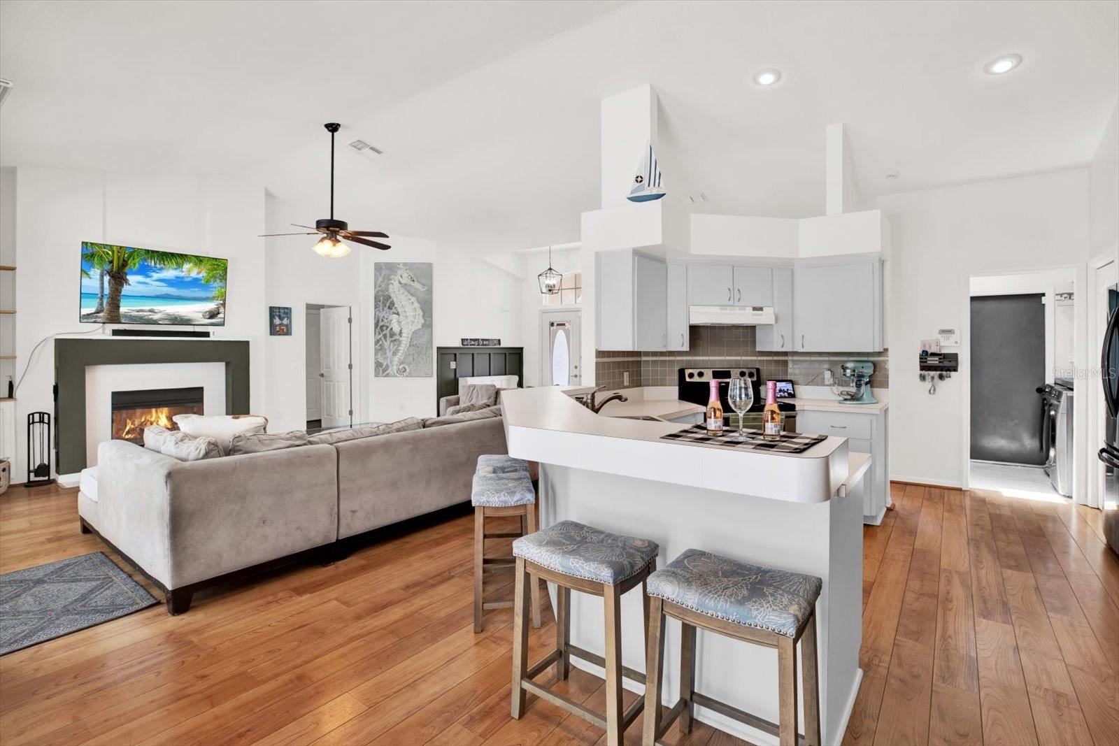 Listing photo id 3 for 2454 Shadecrest Road
